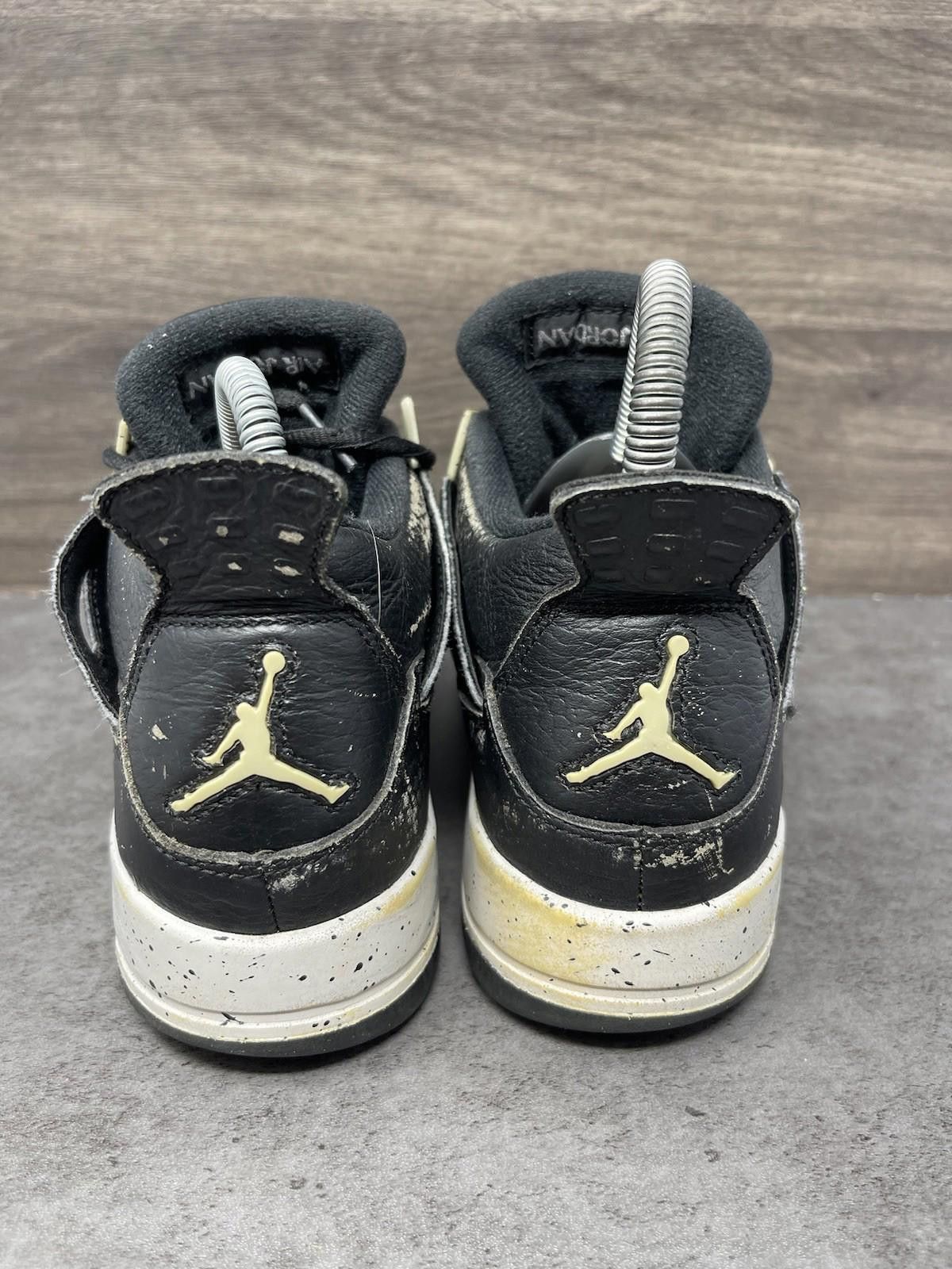 Jordan Brand Air Jordan 4 Oreo Kids Size 5.5 GS Black White Sneakers Size US 5.5 / EU 38 - 6 Thumbnail