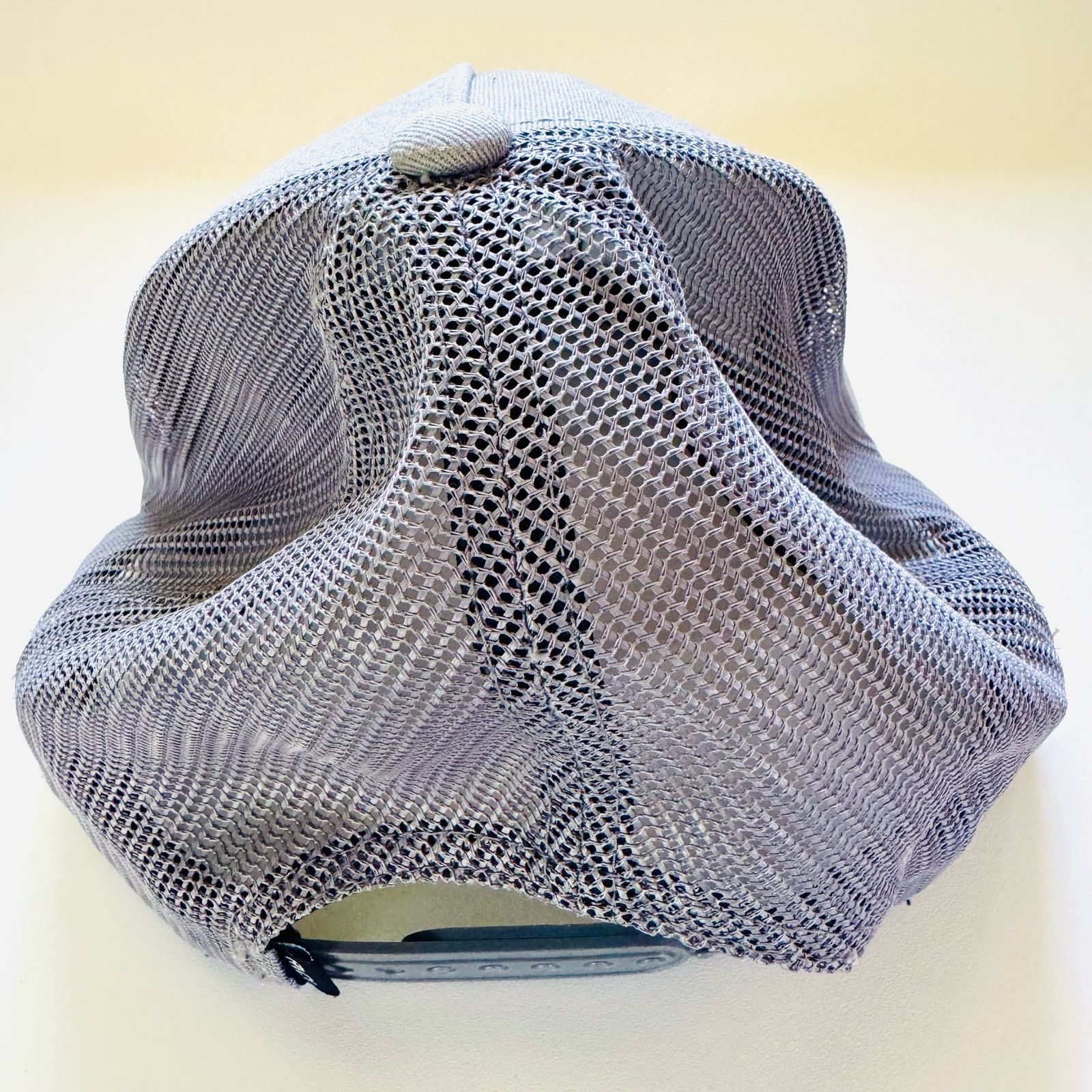 RVCA RVCA Silver Grey Mesh Trucker Logo Snap Back Baseball Hat Size ONE SIZE - 11 Thumbnail