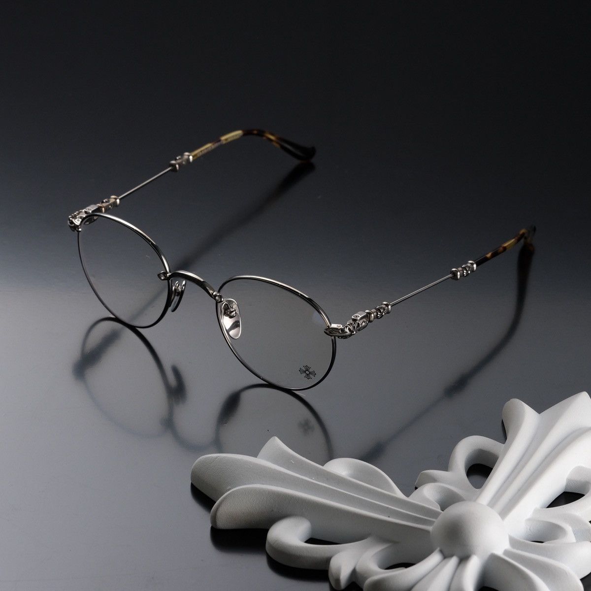 Chrome Hearts Bubba-a Cross Temple Metal Frame Round Sunglasses Eyewear Chrome Hearts Bubba - A Gold Sunglasses | 131585_GP_P main image 3