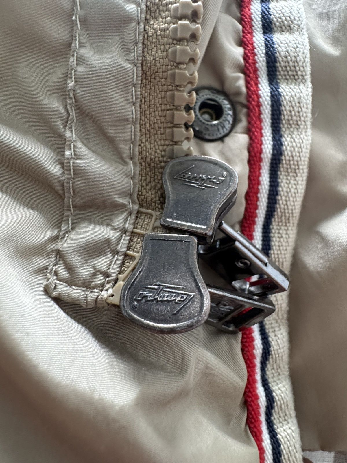 Moncler Moncler Millais puffer jacket Size US L / EU 52-54 / 3 - 22 Thumbnail