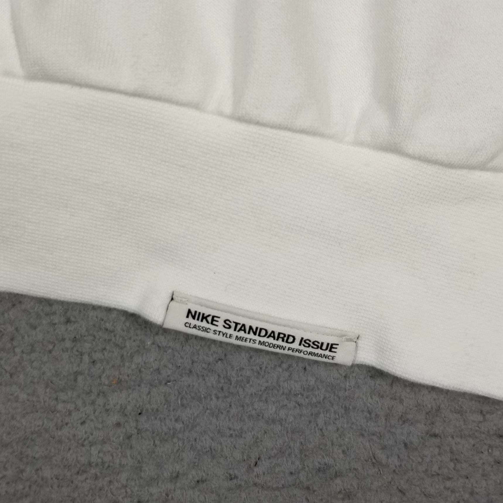 Nike Nike Men's Medium White Logo Basketball Crew Neck Sweatshirt Fleece Activewear Size US M / EU 48-50 / 2 - 3 Thumbnail