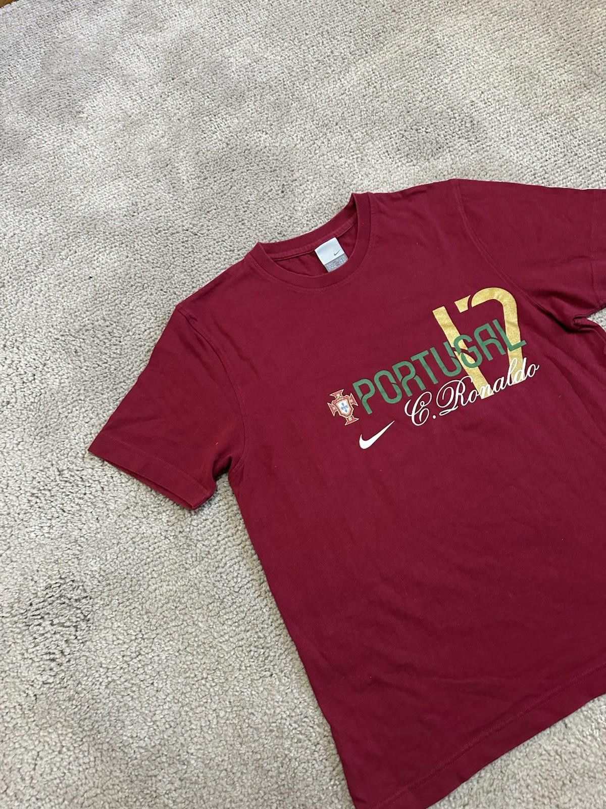 Nike Vintage Nike Ronaldo Portugal Shirt Football Jersey National Size US M / EU 48-50 / 2 - 3 Thumbnail