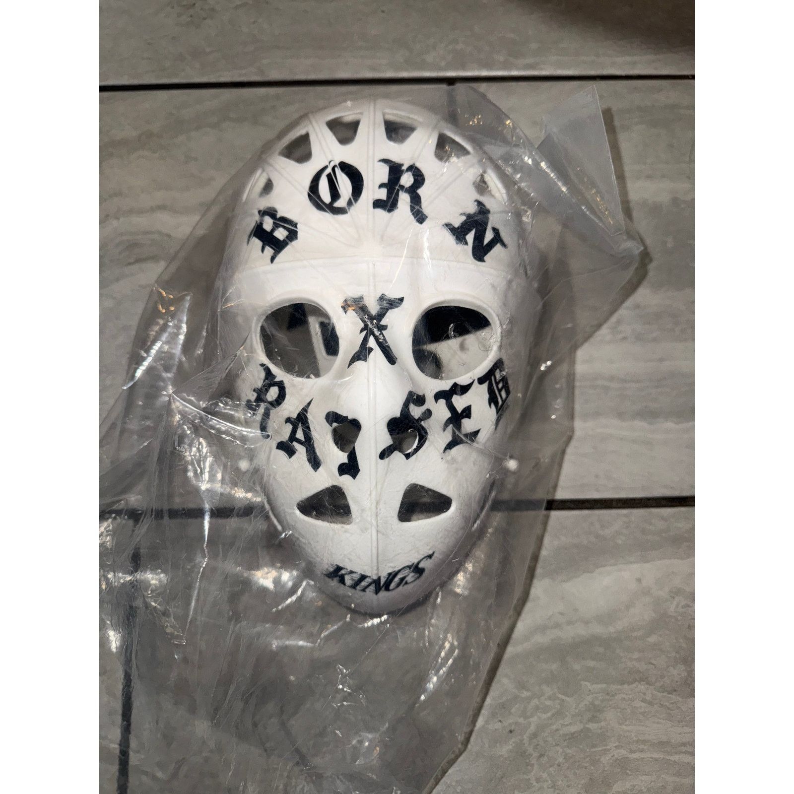 Born X Raised BORN X RAISED LOS ANGELES KINGS WHITE HOCKEY MASK Size OS Size ONE SIZE - 1 Thumbnail