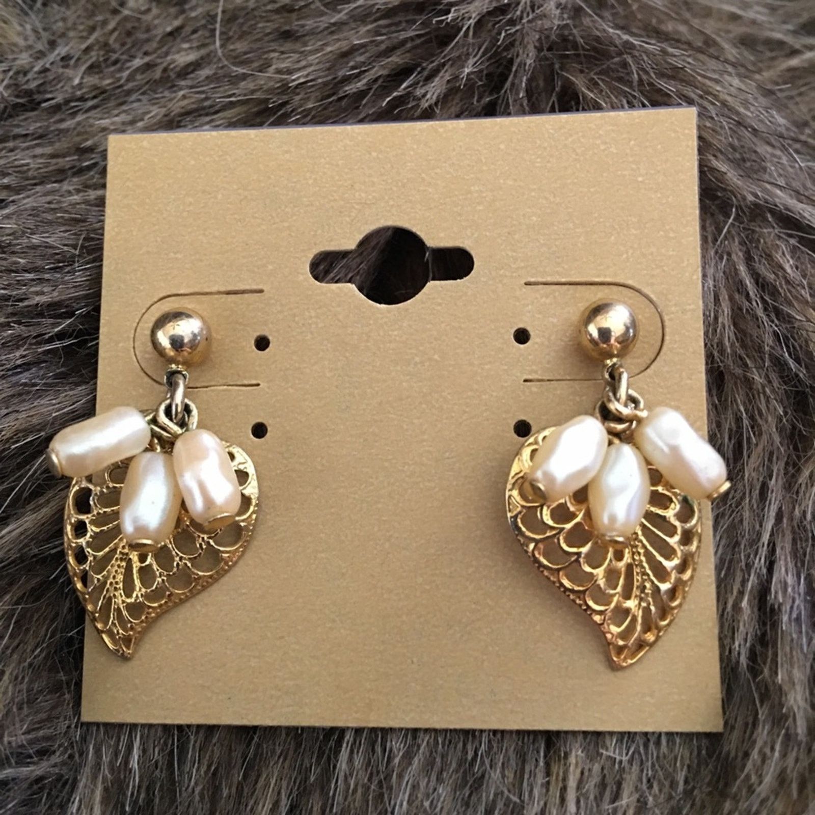 Vintage Vintage 70s Avon leaf fresh water pearl earrings Size ONE SIZE - 2 Thumbnail