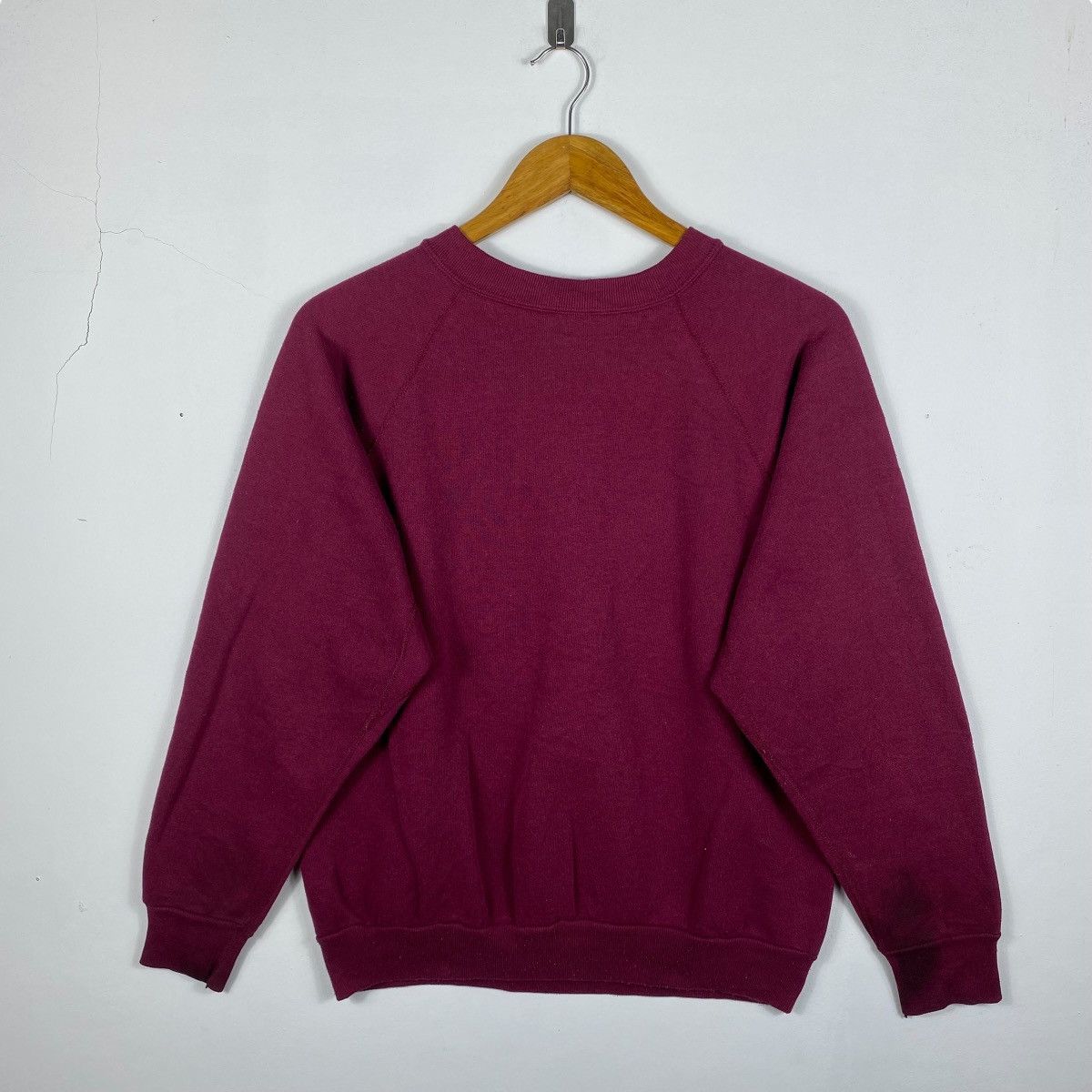 Vintage Vintage 80's HAVARD UNIVERSITY Veritas Graphic Crewneck Size US M / EU 48-50 / 2 - 5 Thumbnail