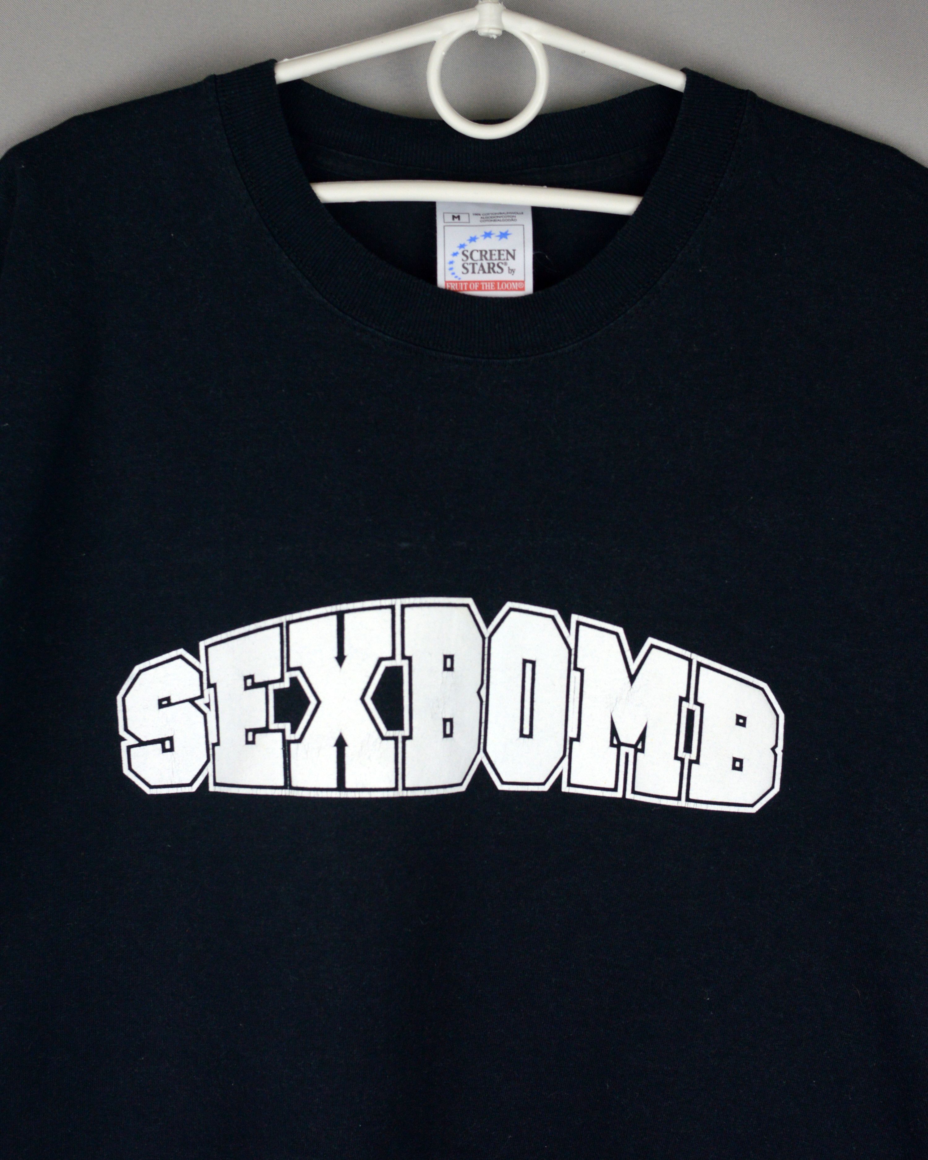 Vintage Vintage Tom Jones Sex bomb 1999 t shirt Size US L / EU 52-54 / 3 - 3 Thumbnail