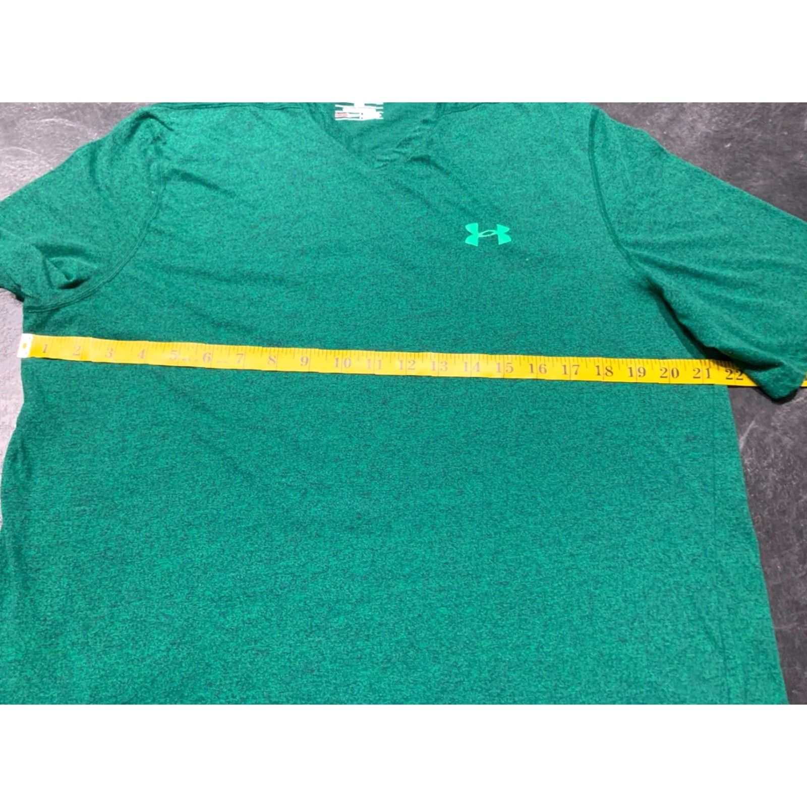 Under Armour Under Armour Threadborne Heat Gear Men's Green V Neck T-Shirt Large Loose Fit Mens Size US L / EU 52-54 / 3 - 6 Thumbnail