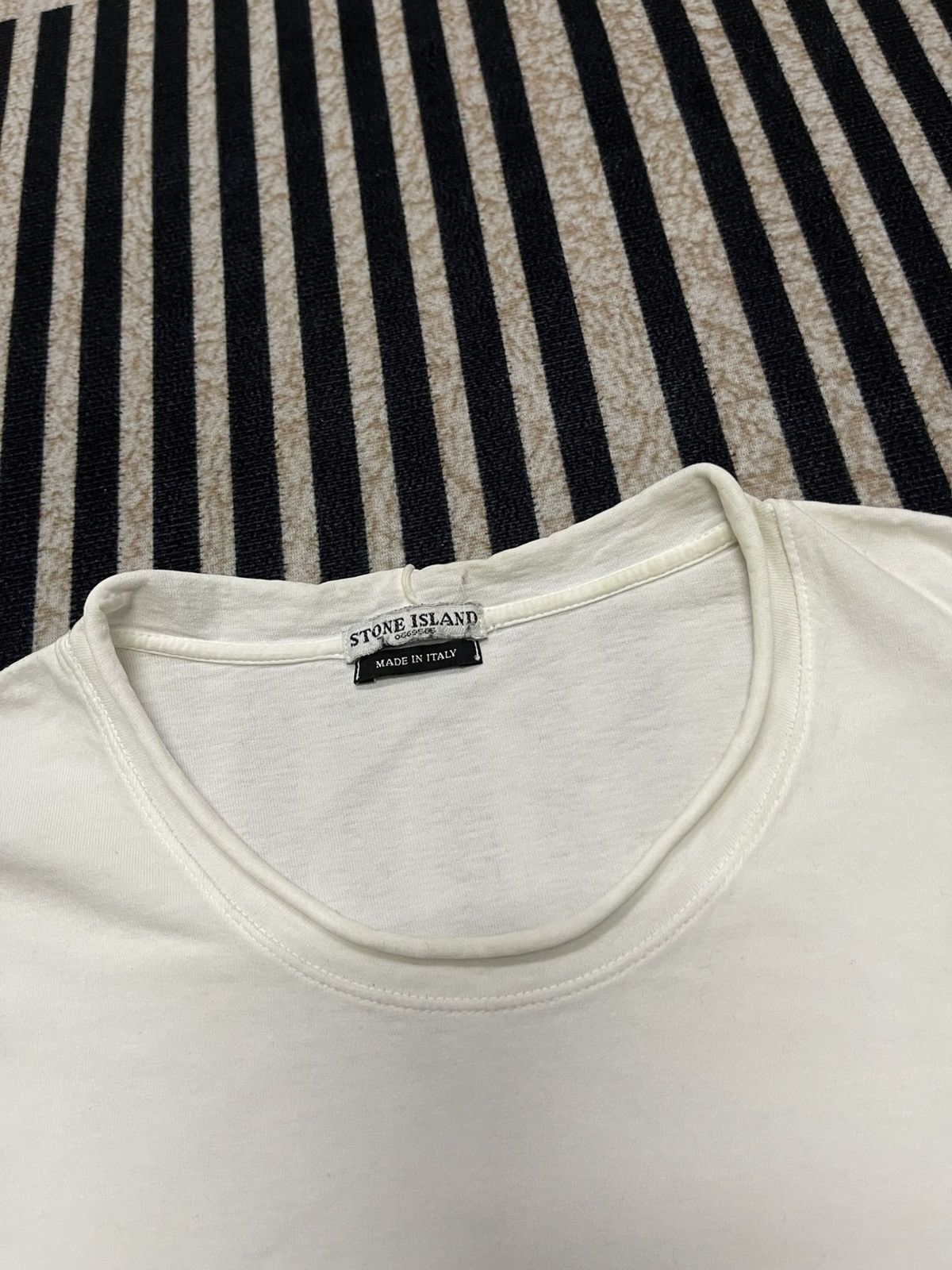 Stone Island VINTAGE STONE ISLAND LOGO TSHIRT CHOPPED STYLE Size US S / EU 44-46 / 1 - 8 Thumbnail