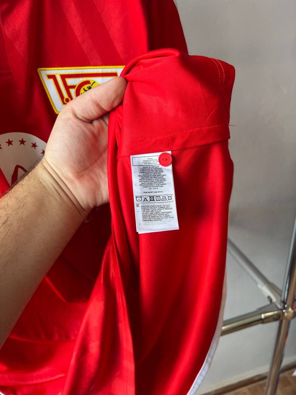 Adidas 2023/24 UNION BERLIN HOME SOCCER FOOTBALL JERSEY ADIDAS XL Size US XL / EU 56 / 4 - 12 Thumbnail