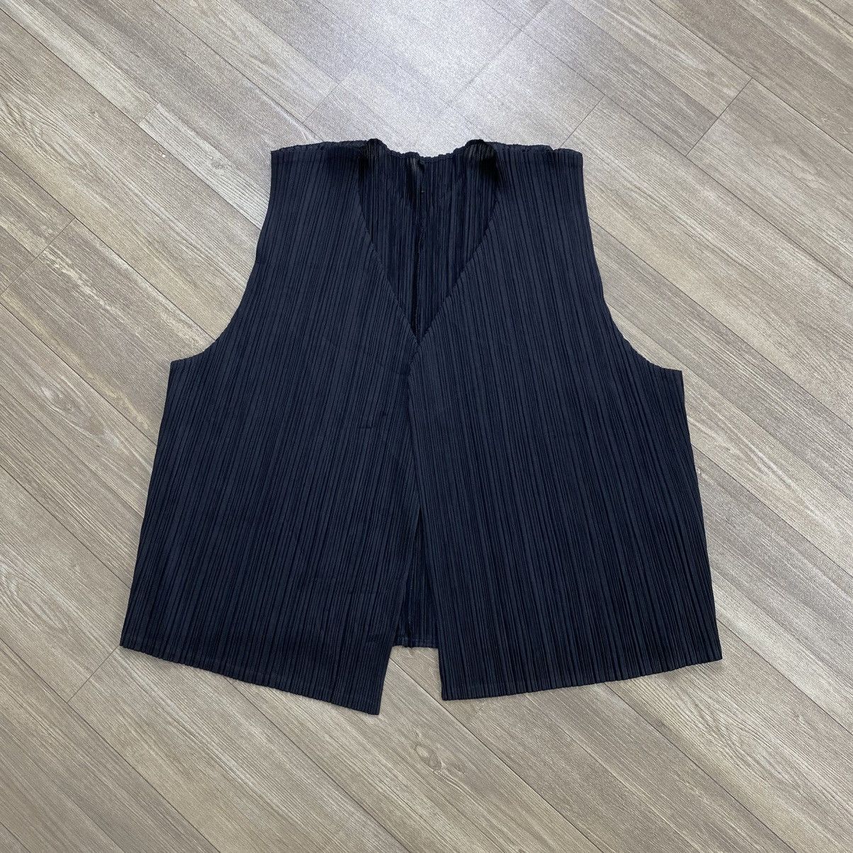 Pleats Please Issey Miyake Vintage Pleats Please Issey Miyake Stretch Black Vest Size US S / EU 44-46 / 1 - 1 Thumbnail