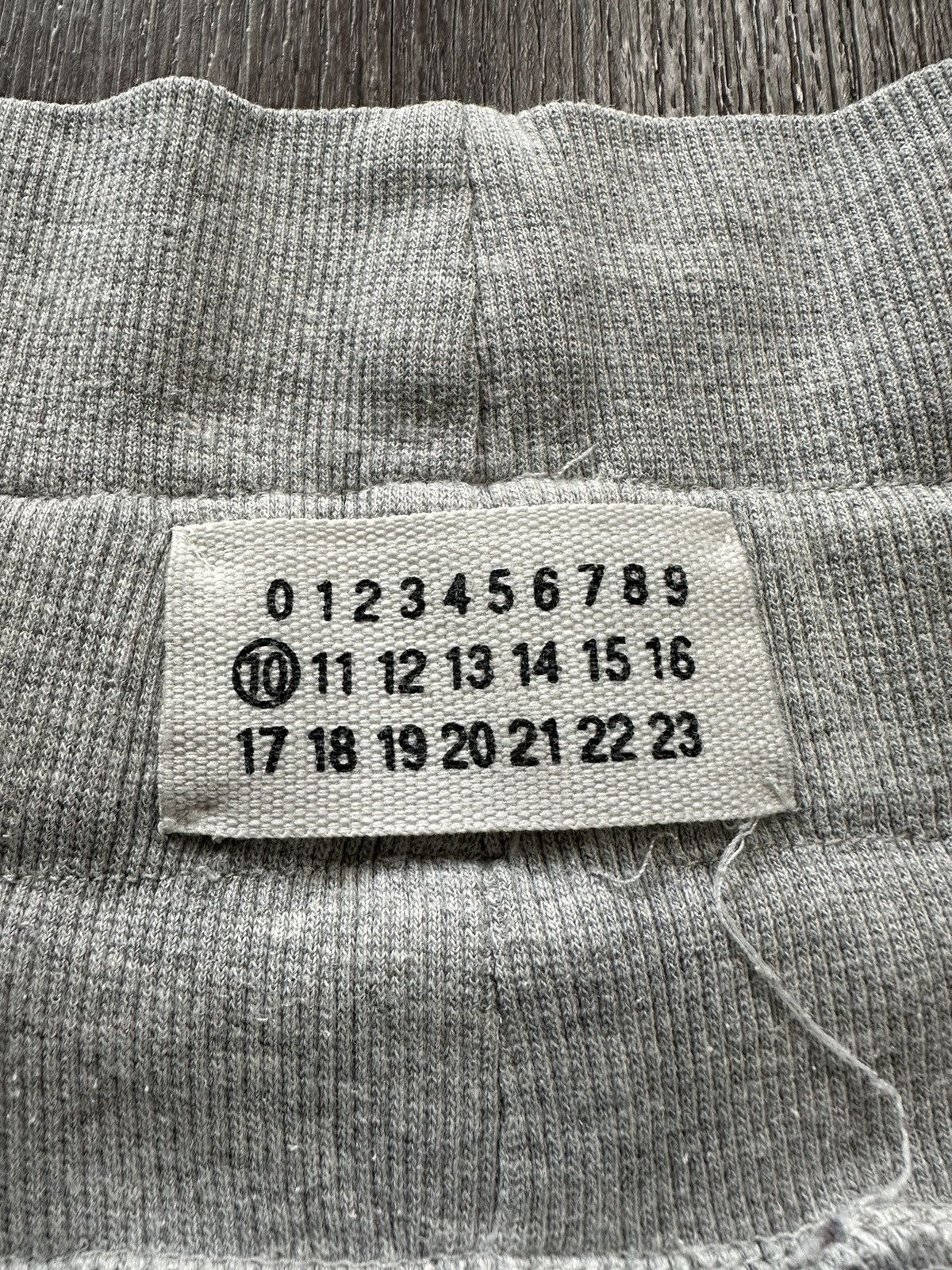 Maison Margiela 🧟‍♀️Maison Margiela🧟‍♀️ Line 10 Crop Sweatpants Size US 33 - 12 Thumbnail