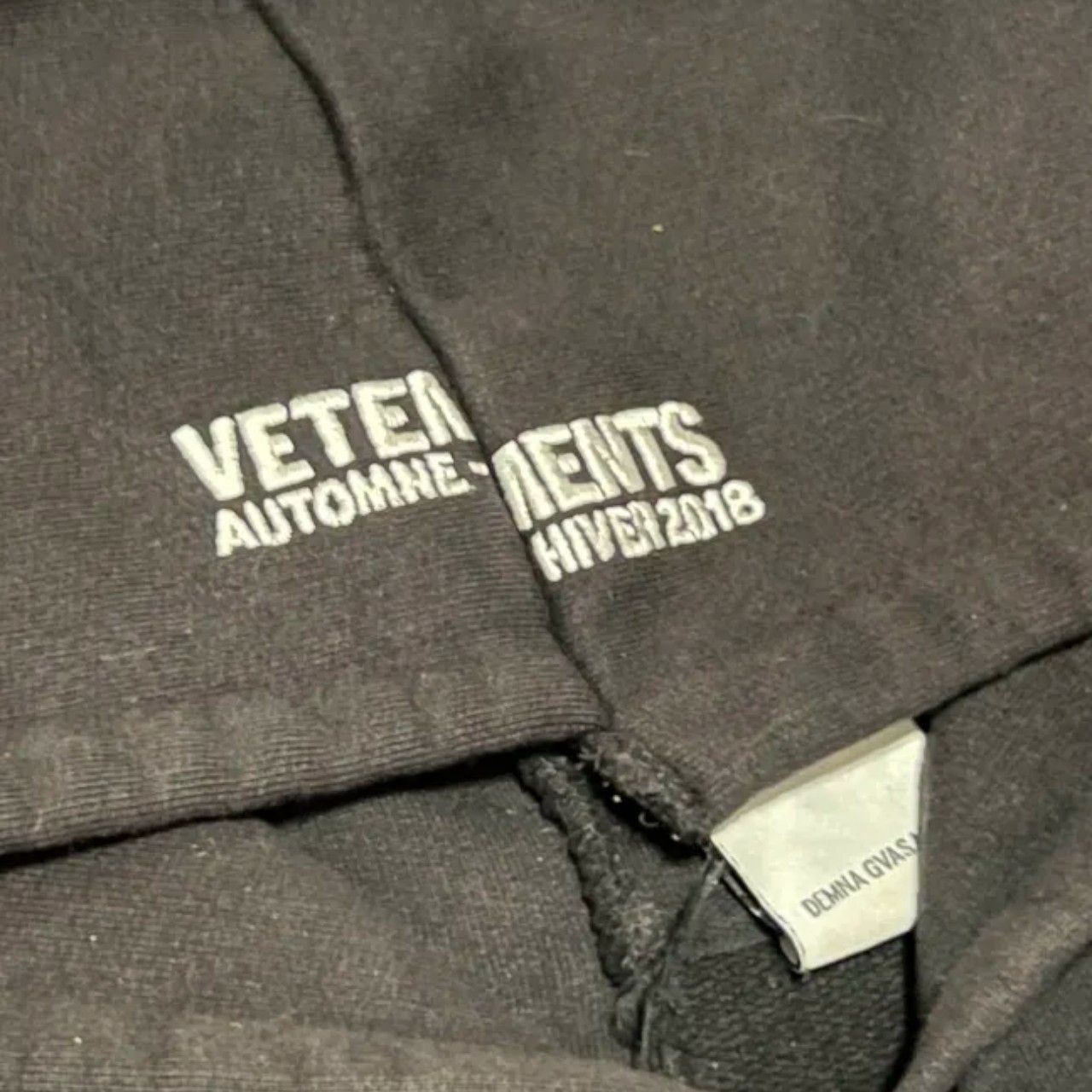 Vetements Vetements AW18 Reconstructed Hoodie Size US S / EU 44-46 / 1 - 3 Thumbnail