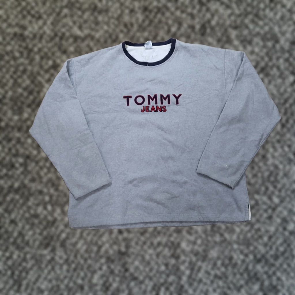 Tommy Hilfiger VINTAGE Tommy Hilfiger Sweatshirt Crew Neck 2XL Gray Pullover Mens 90s Size US XXL / EU 58 / 5 - 1 Thumbnail