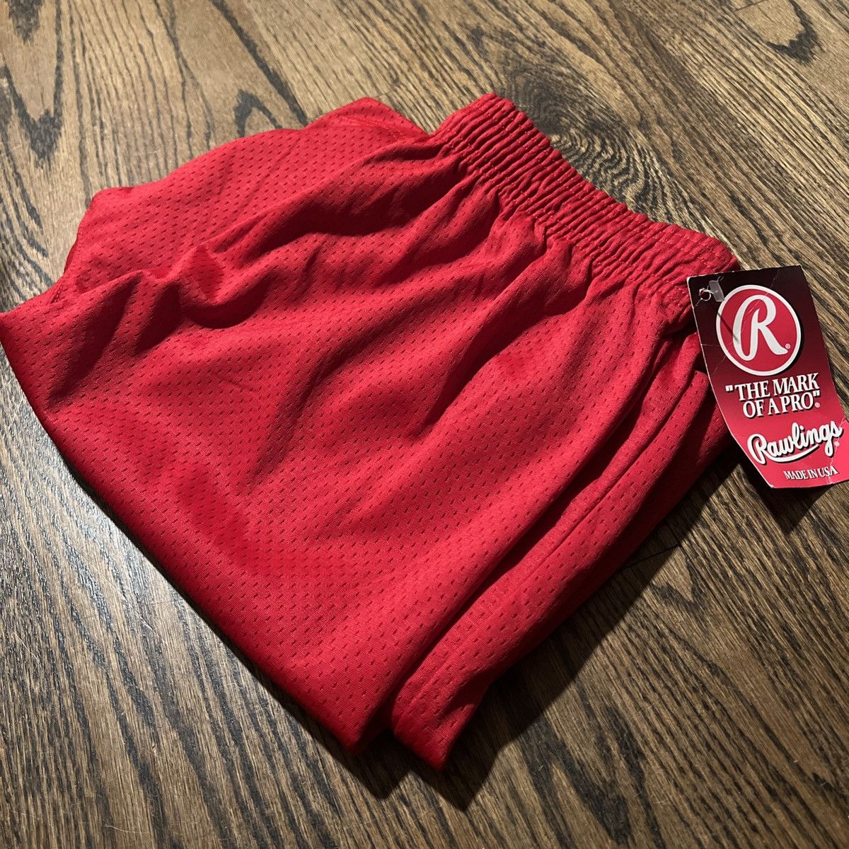 Other NWT VTG Rawlings Basketball Athletic Red Shorts Men’s Medium Size US 30 / EU 46 - 12 Thumbnail