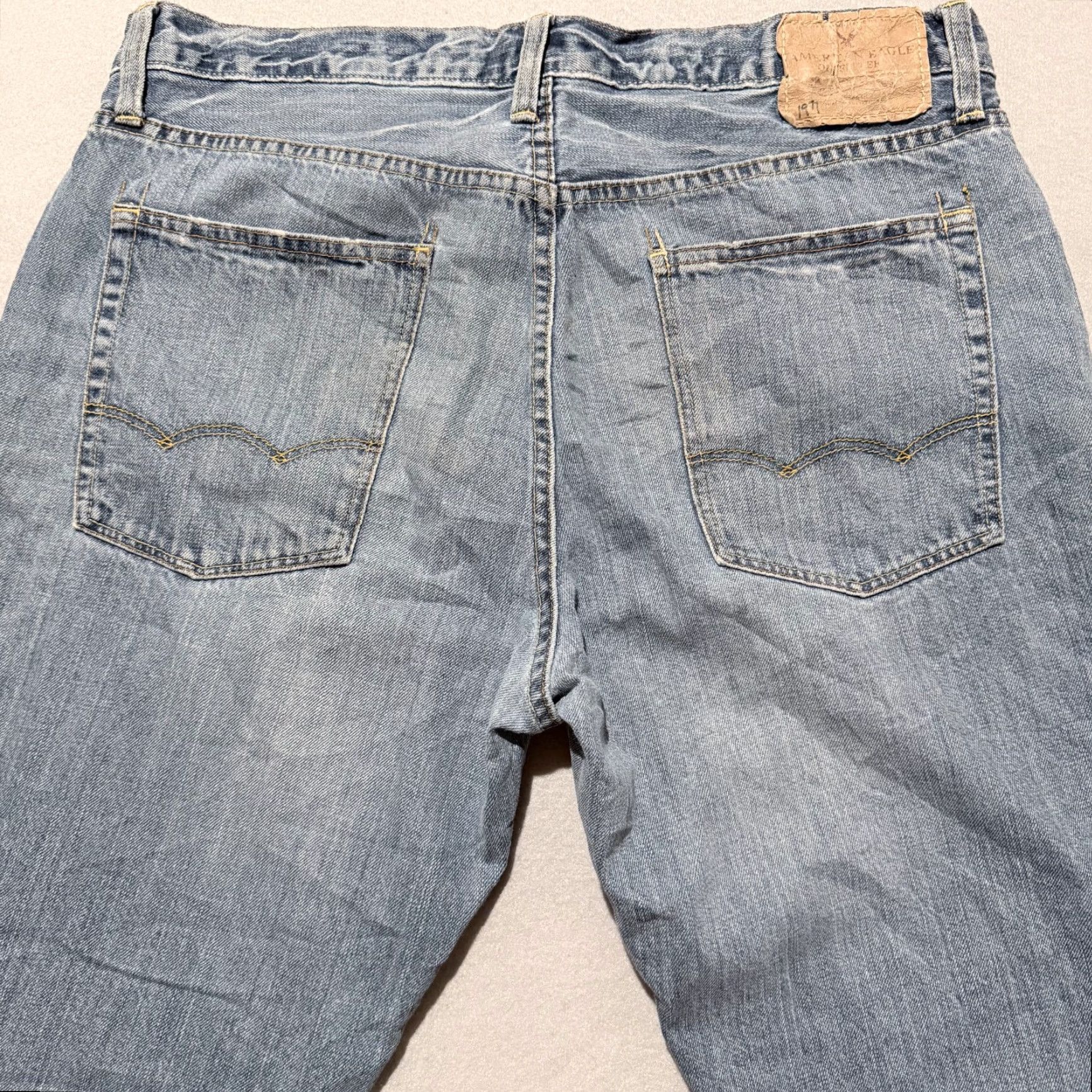 American Eagle Outfitters VINTAGE American Eagle Jeans Men's Light Wash Denim Classic Relaxed Straight - 33x30 Size US 33 - 4 Thumbnail