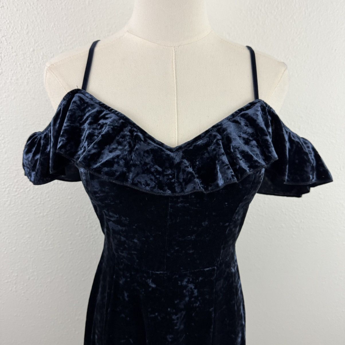 American Eagle Outfitters AMERICAN EAGLE Dark Blue Crushed Velvet Babydoll Mini Dress Size S / US 4 / IT 40 - 5 Thumbnail