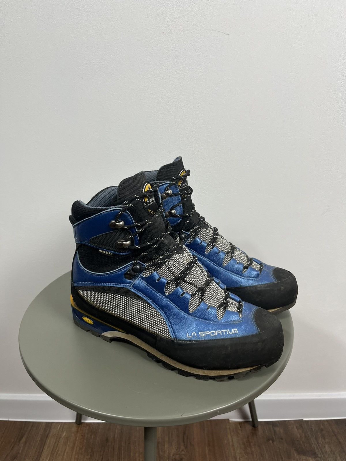 La Sportiva La Sportiva Gore-Tex Mountain Boots Black EU 43 Vibram Sole Size US 10 / EU 43 - 1 Thumbnail