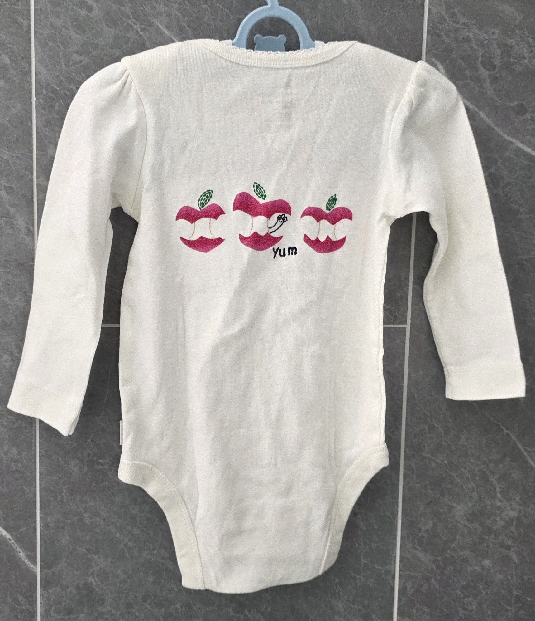 Gap NWT Baby GAP Girl's White Apple Ant Long Sleeve 12-18 Months Size XXS / US 00 / IT 34 - 2 Thumbnail