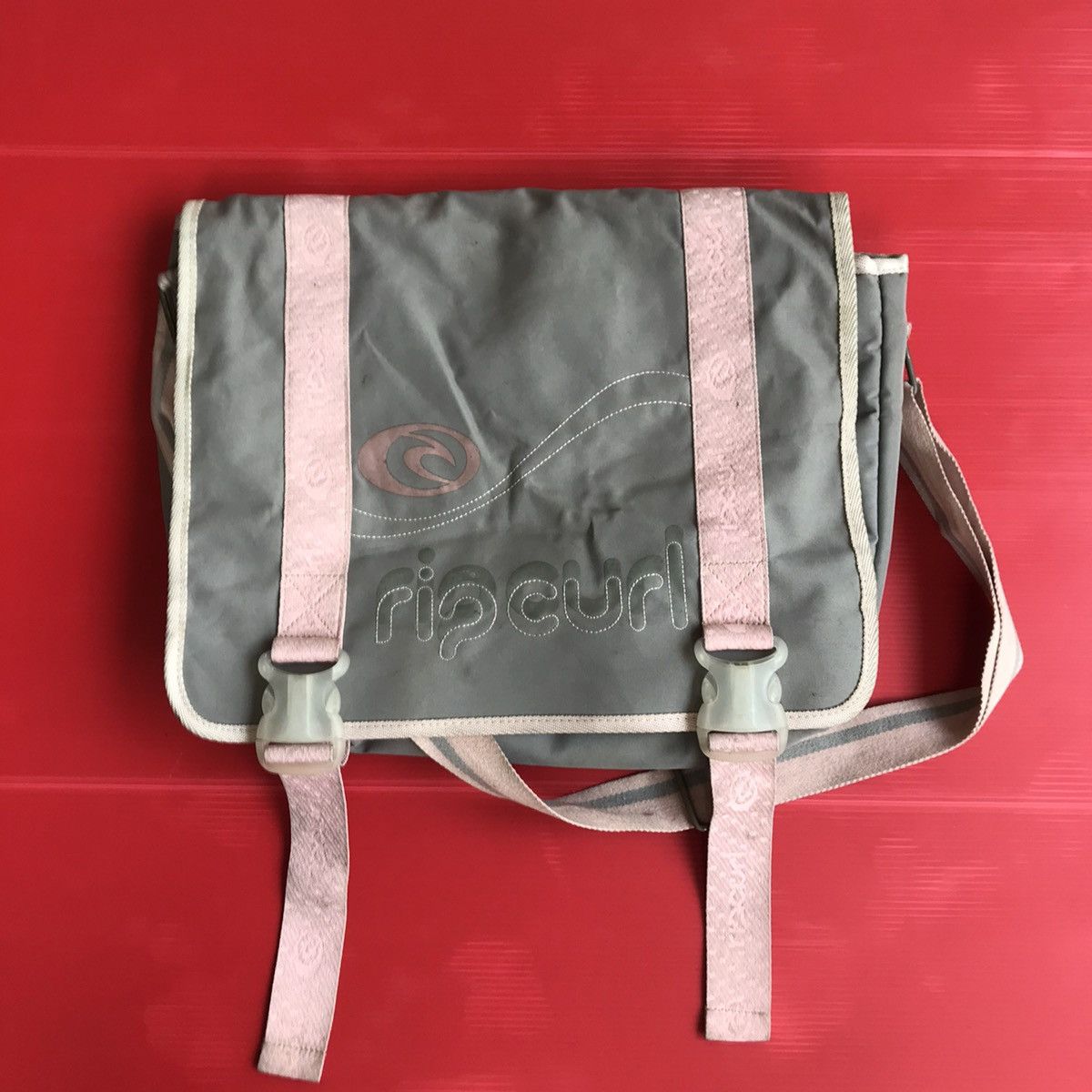 Hysteric Glamour × Rip Curl Rip Curl Shoulder Big messenger Bag Grey and pink chloe sev Size ONE SIZE - 1 Thumbnail