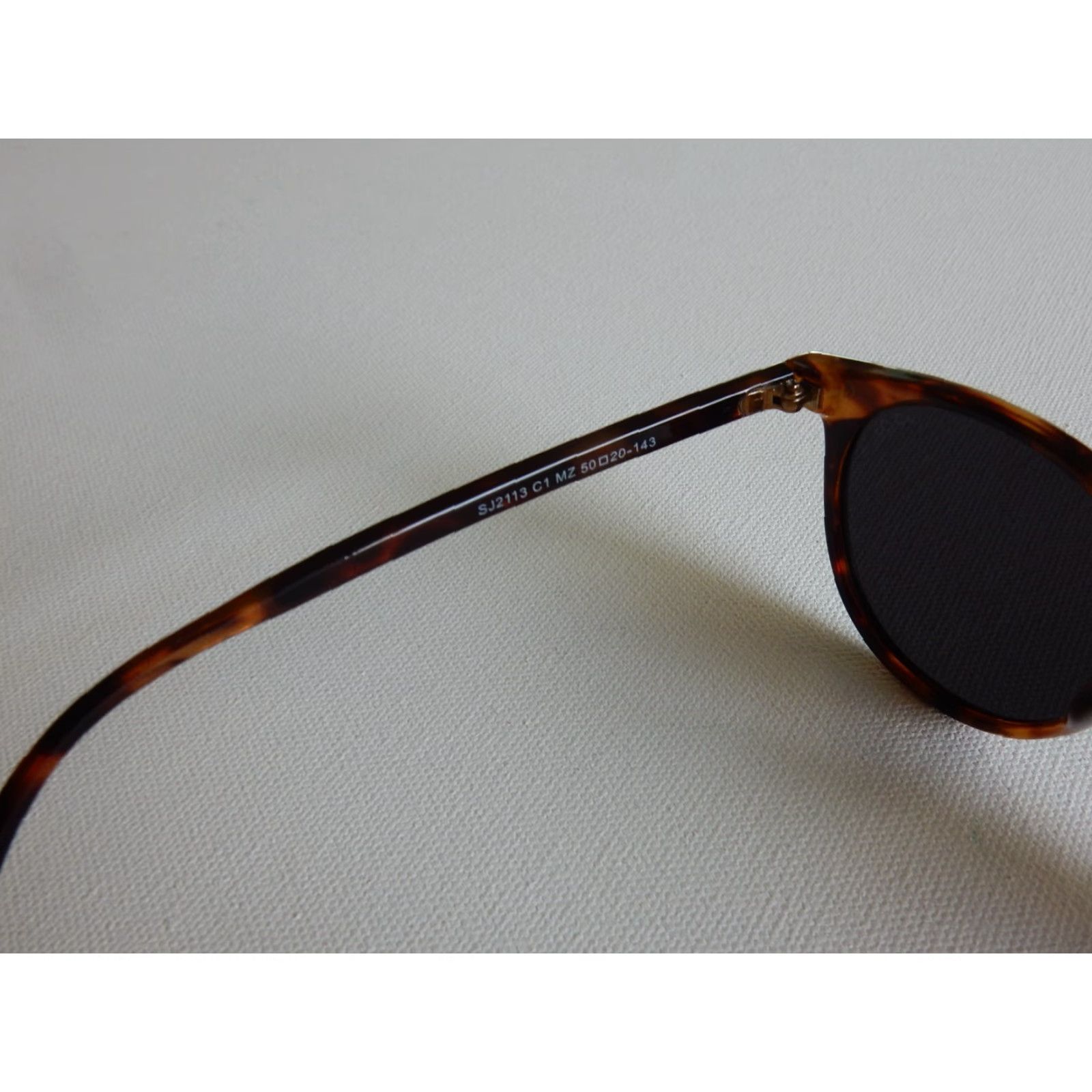 Vintage Sojos Sunglasses Women Brown Small Scratched Lens Fashion Accessories Size ONE SIZE - 4 Thumbnail