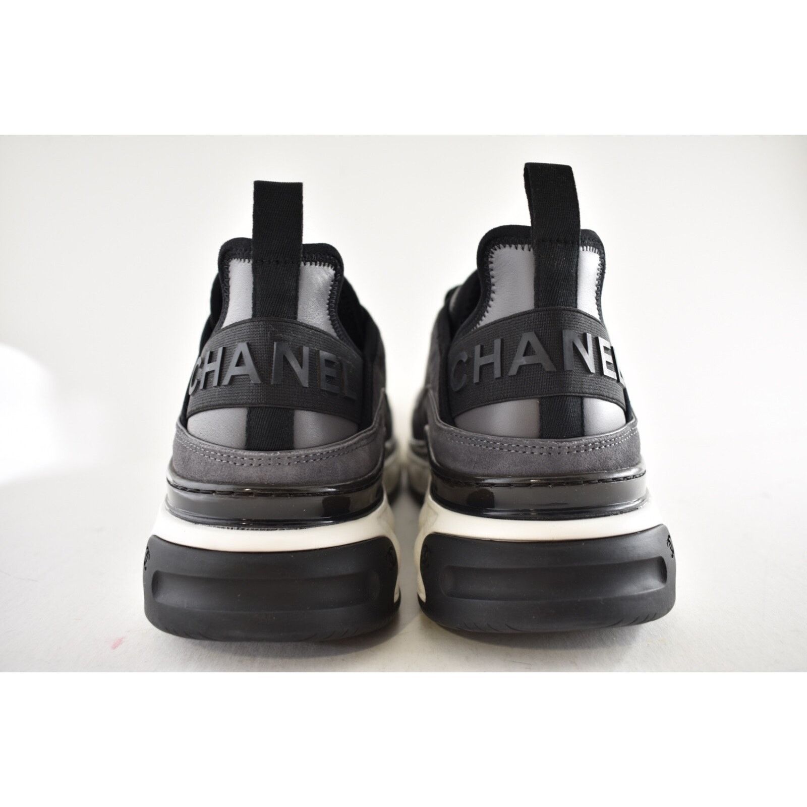 Chanel Chanel 23K Mens Grey Black White CC Logo Lace Up Low Top Size US 11 / EU 44 - 10 Thumbnail