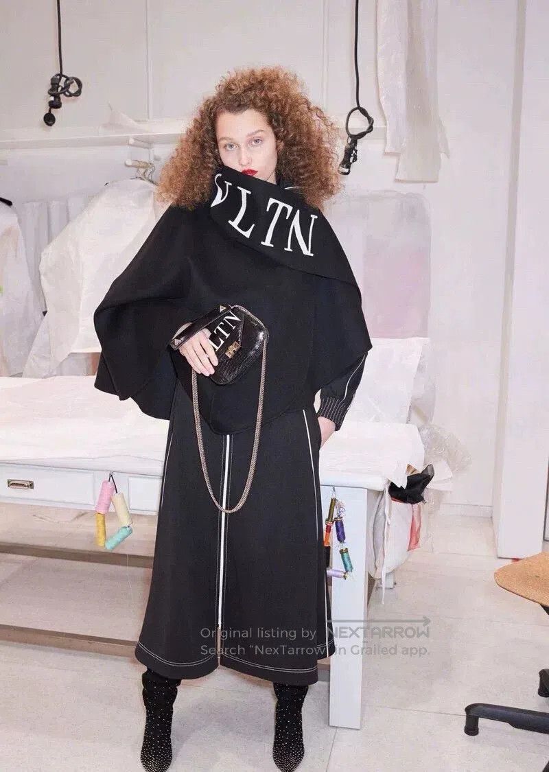 Valentino Valentino VLTN Letter Waist Dress. Size US 36 / EU 52 - 7 Thumbnail