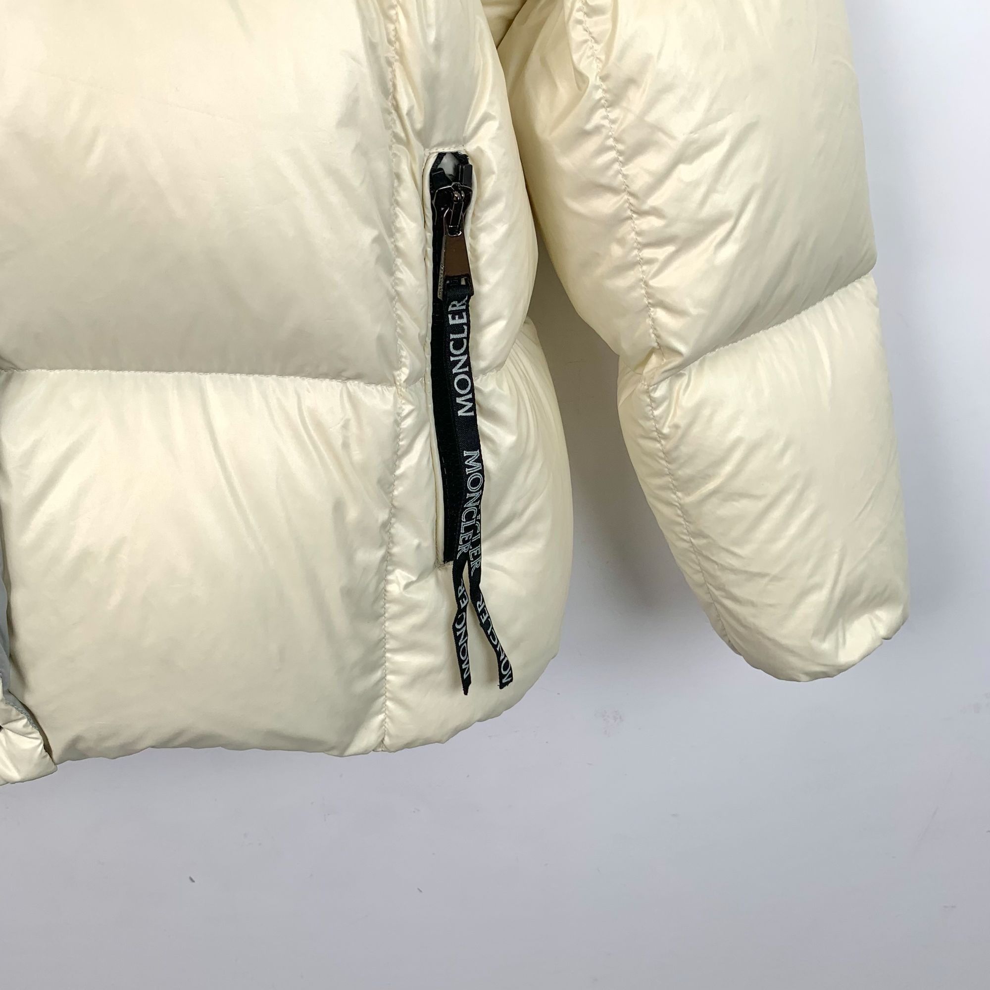 Moncler Moncler Womens Puffer Jacket Size 1 Cream With Hood & Zip Po Size M / US 6-8 / IT 42-44 - 4 Thumbnail