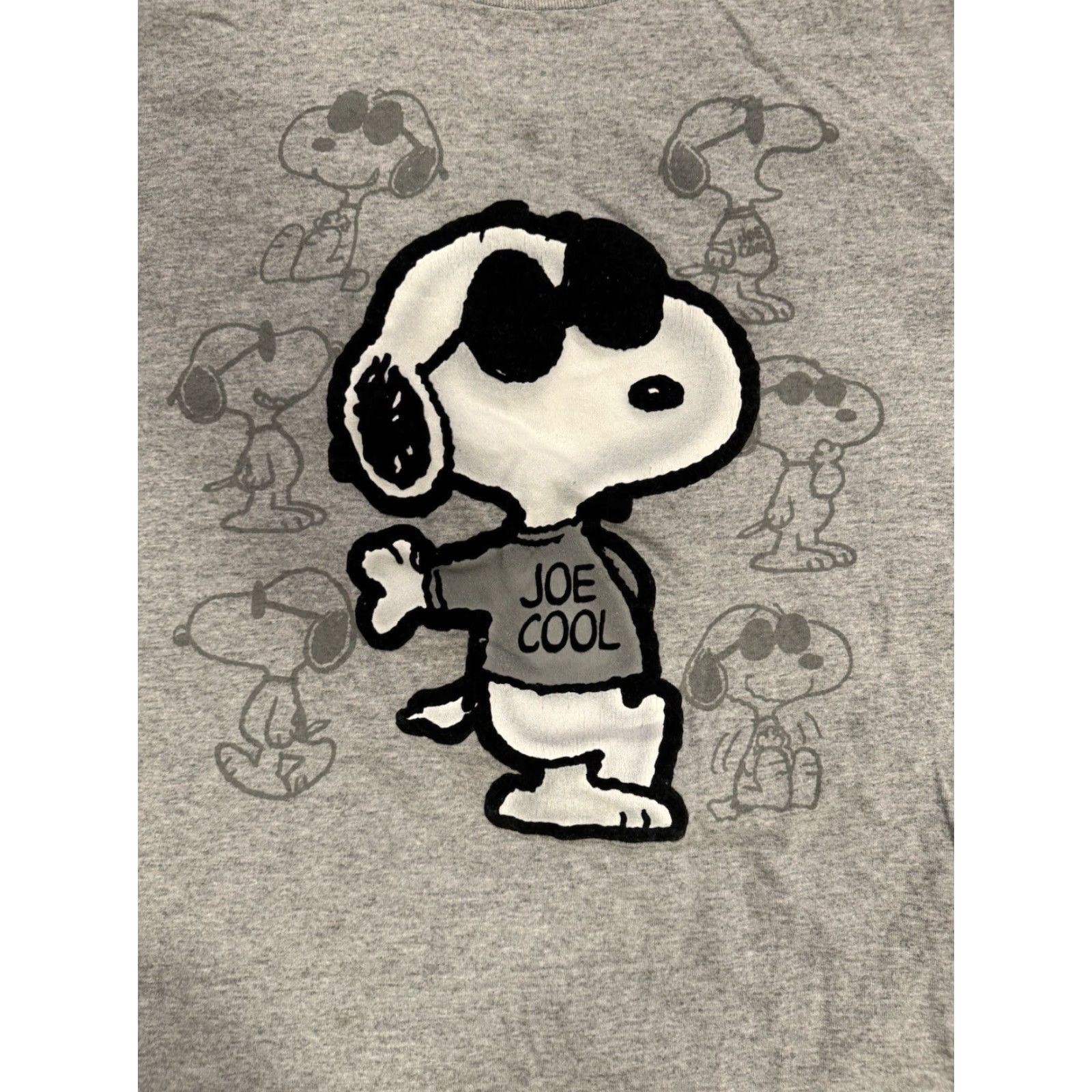 Peanuts VINTAGE Peanuts Snoopy Joe Cool T-shirt Velvet Cartoon Graphic Men’s XL Gray Short Sleeve Crew Neck 90s Mens T-Shirt Size US XL / EU 56 / 4 - 5 Thumbnail