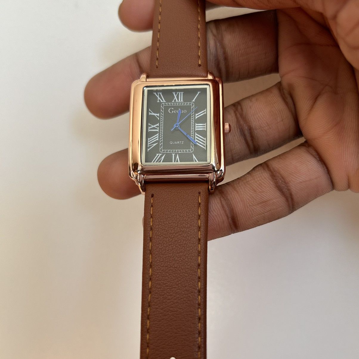 Vintage Vintage 90s vintage retro luxury style quartz leather watch Size ONE SIZE - 4 Thumbnail