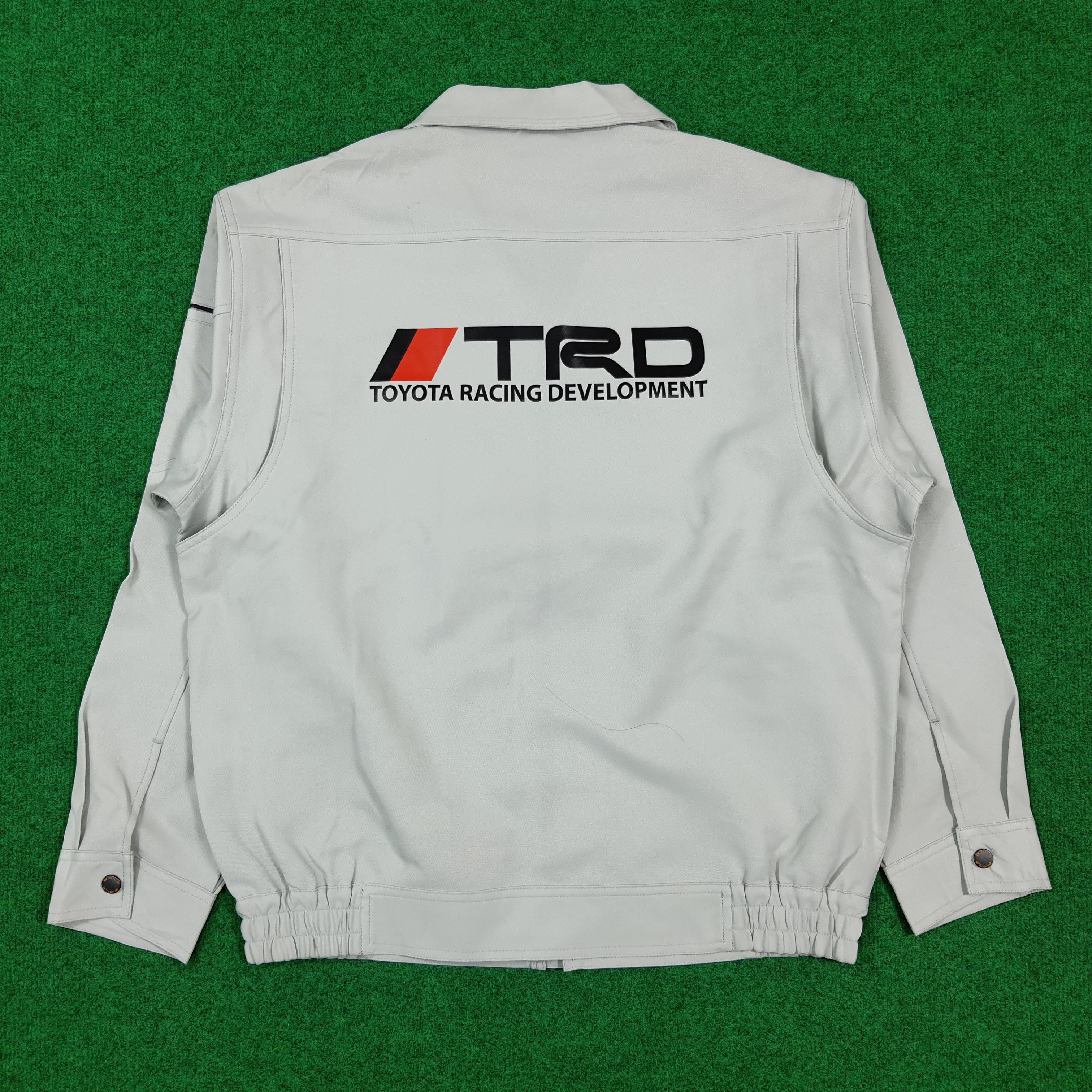 Japanese Brand Vintage TRD Toyota Motor Sports Custom Logo Jacket C304N13 Size US L / EU 52-54 / 3 - 1 Thumbnail