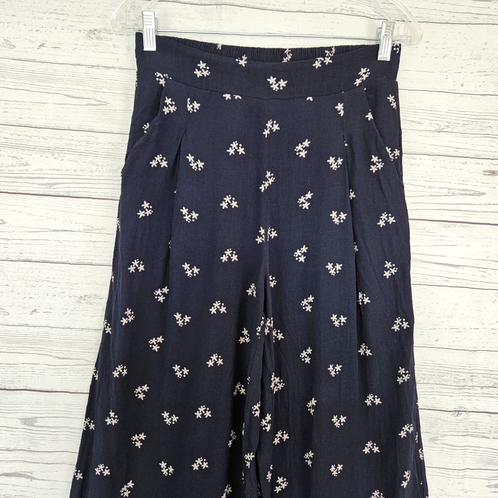 Vintage Cabi 5792 Womens Sashay Palazzo Pants Sz Small Blue Floral Pull On High Rise Pants Size 28" / US 6 / IT 42 - 2 Thumbnail