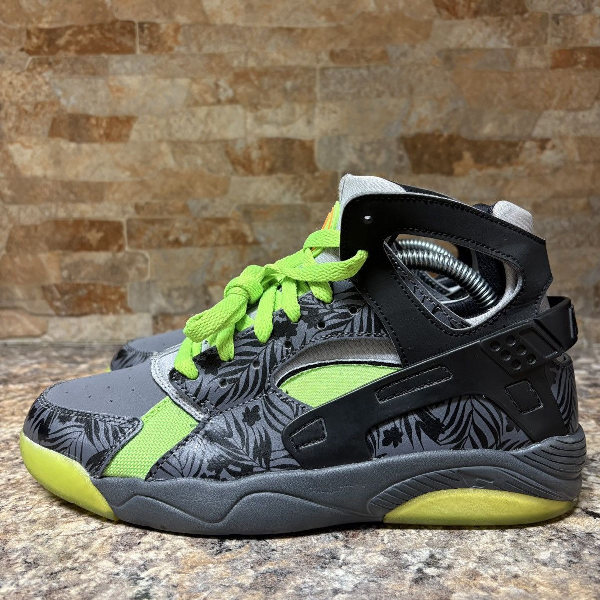Nike Nike Air Flight Huarache Tropical Print Size 7 Size US 7 / EU 40 - 4 Thumbnail