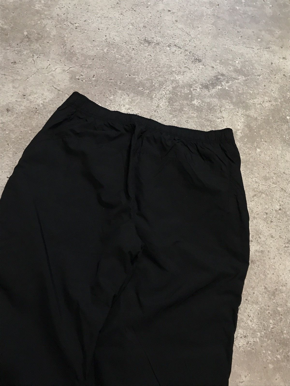 Nike × Vintage Vintage 90s Nike Track Shorts Embroiled Logo Black L Size US 34 / EU 50 - 4 Thumbnail