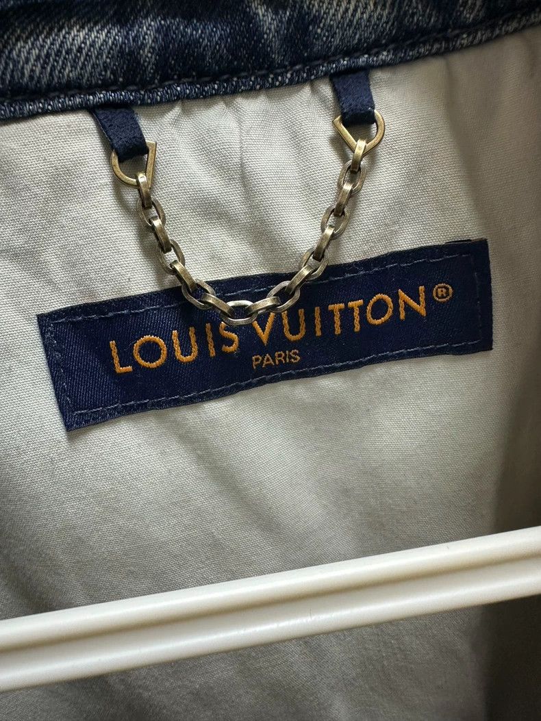 Louis Vuitton Louis Vuitton Blue embossed presbyopic design denim jacket Size US L / EU 52-54 / 3 - 3 Thumbnail