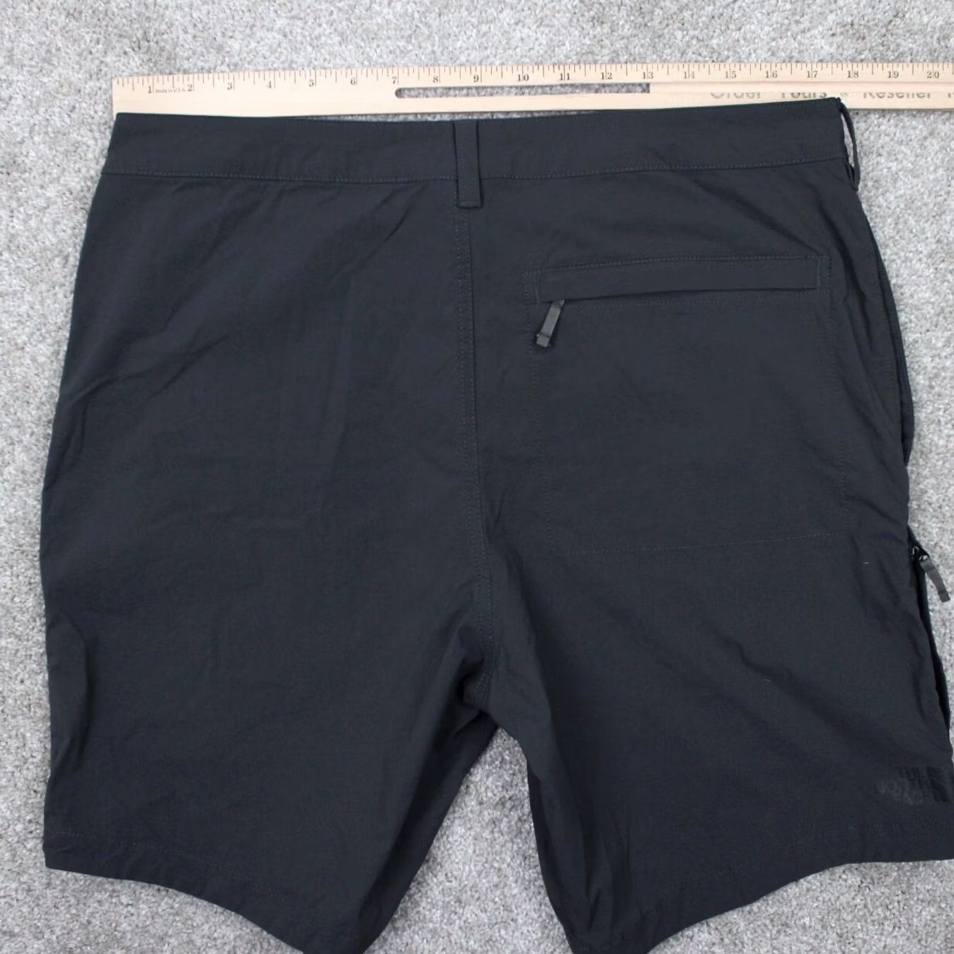 The North Face The North Face Cargo Shorts Men 36 Black Nylon Stretch 9" Inseam Flat Front Front 9in Inseam Size US 36 / EU 52 - 6 Thumbnail