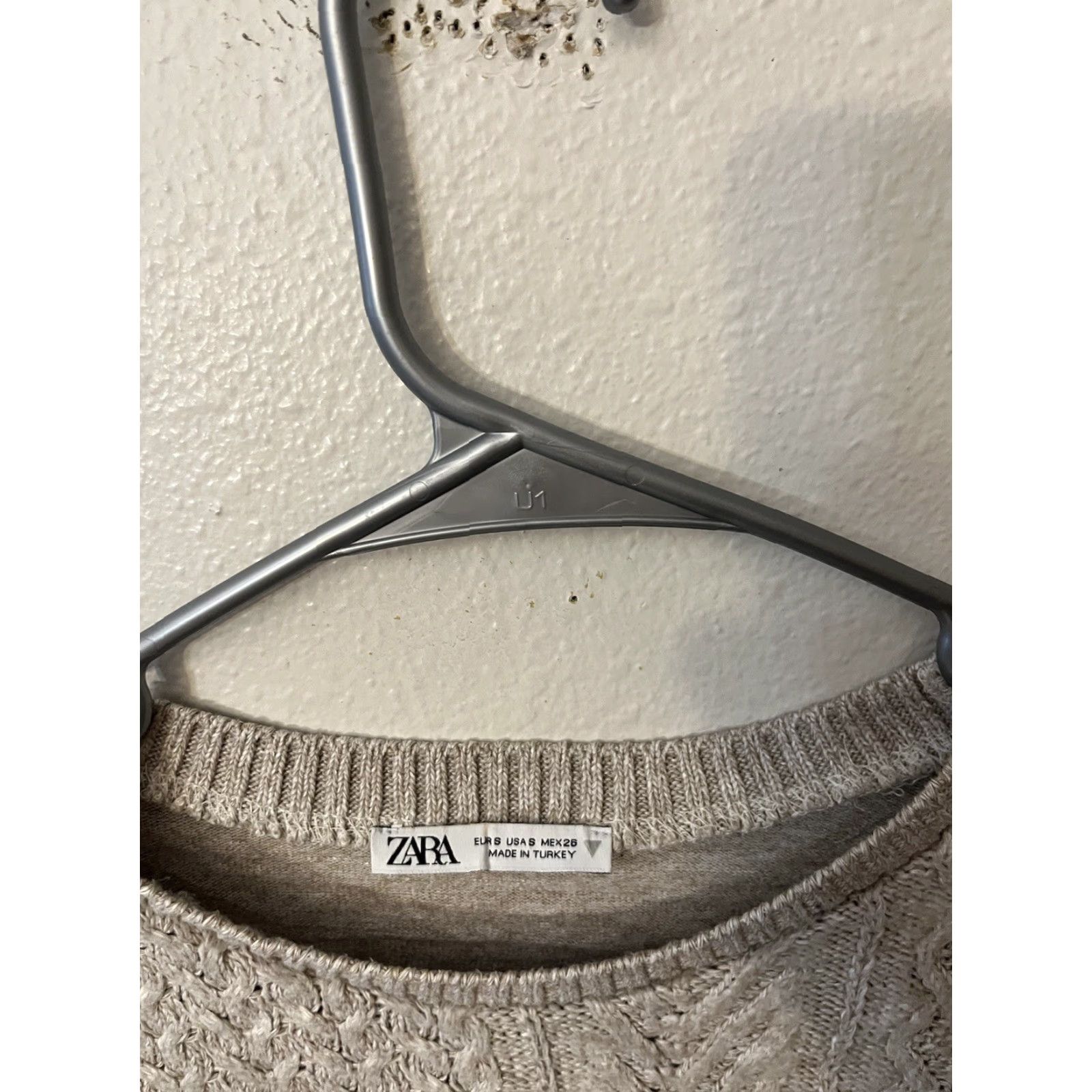 Zara VINTAGE Zara Women Sweater Cable Knit Pullover S Beige Pom Pom 90s Womens Size S / US 4 / IT 40 - 2 Thumbnail
