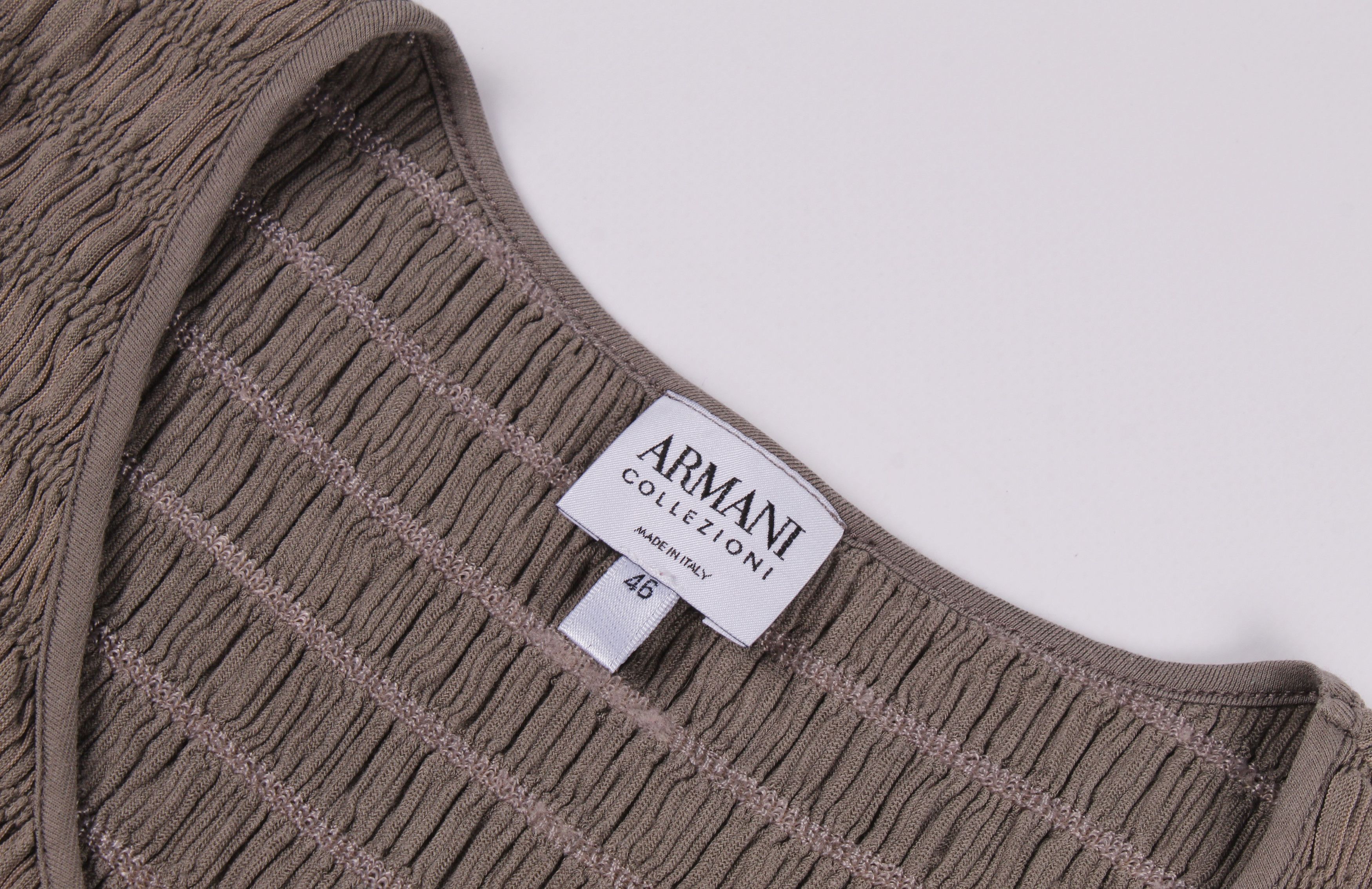 Giorgio Armani Vintage Armani Collezioni Khaki T-shirt Size S / US 4 / IT 40 - 6 Thumbnail