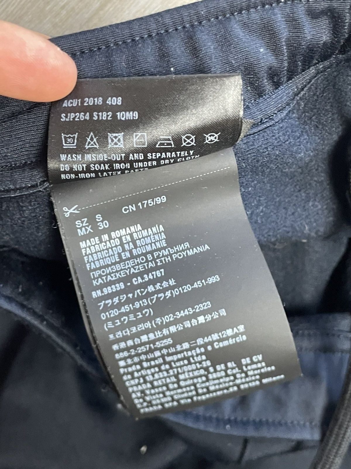 Prada Prada 2018 triangle sweat pants jogging pants Size US 30 / EU 46 - 5 Thumbnail