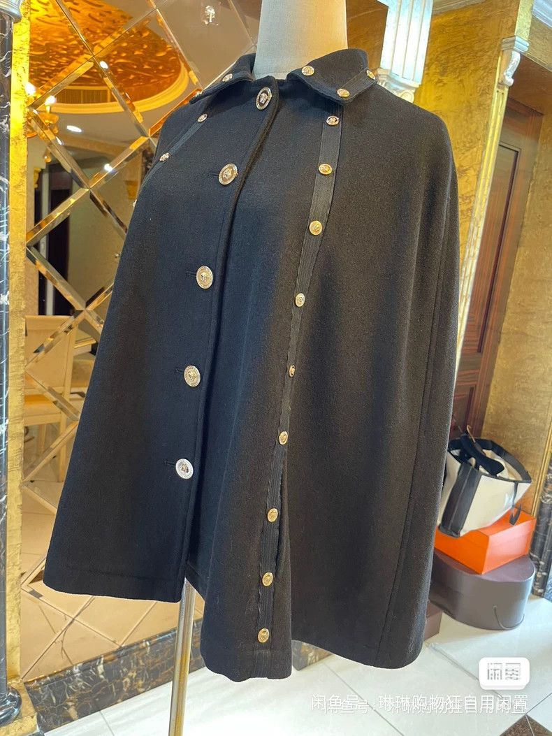 Versace Versace Main line classic wool cape Size M / US 6-8 / IT 42-44 - 4 Thumbnail