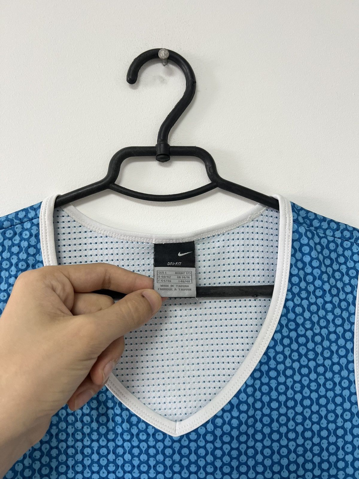 Nike Vintage 90’s Nike Athletic Reversible Basketball Jersey sz S Size S / US 4 / IT 40 - 10 Thumbnail