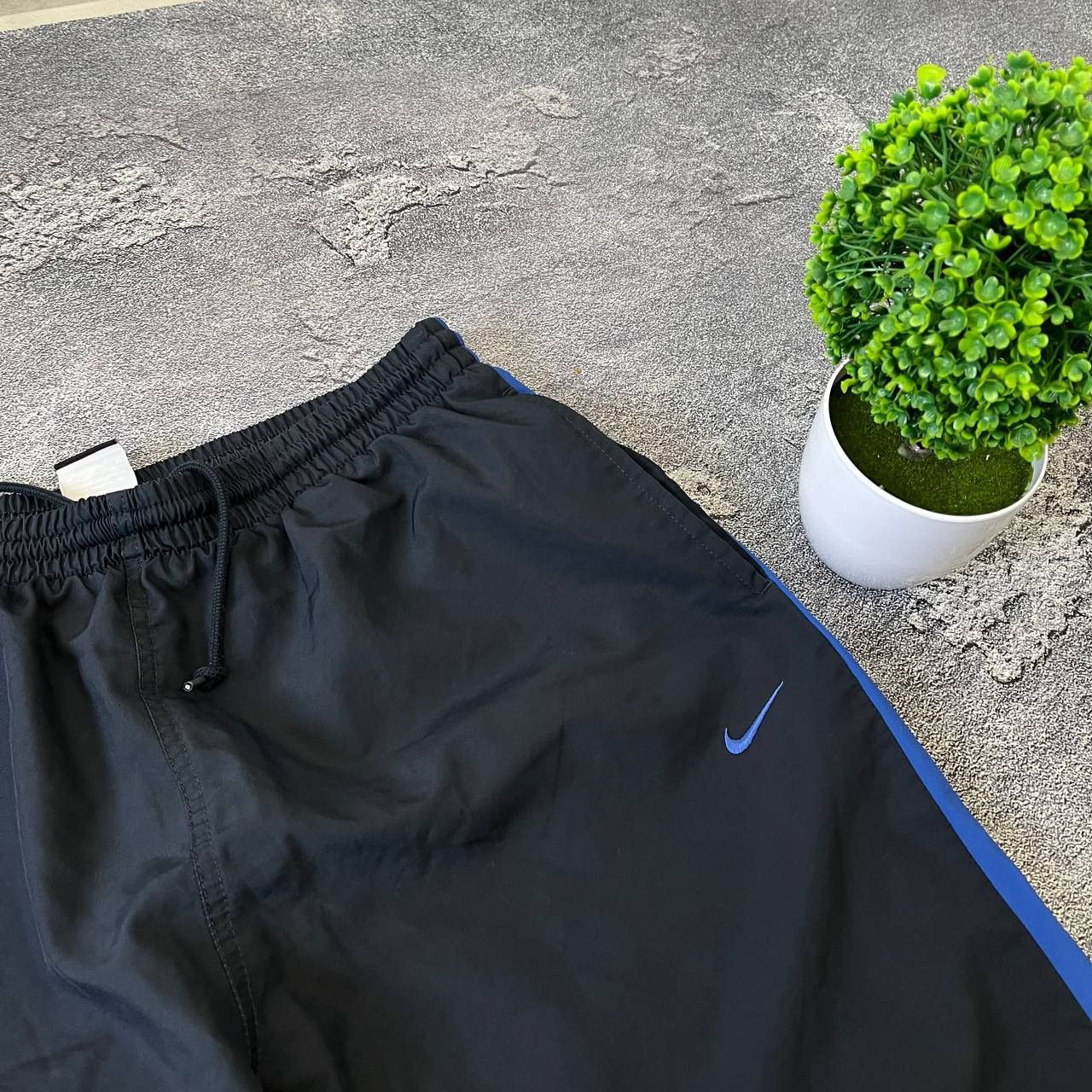 Nike Vintage y2k Nike Nylon Baggy Track Pants Size M Size US 33 - 12 Thumbnail