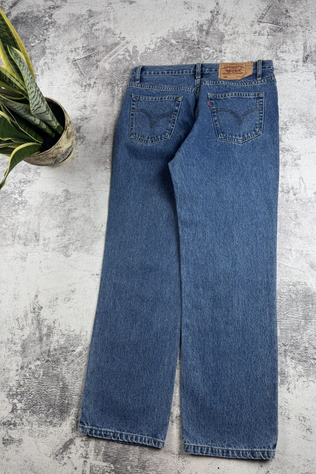 Levi's Levis 501 Original Fit Blue Work Wear Men’s W36 L30 Cotton Jeans Pants Trousers Size US 36 / EU 52 - 4 Thumbnail