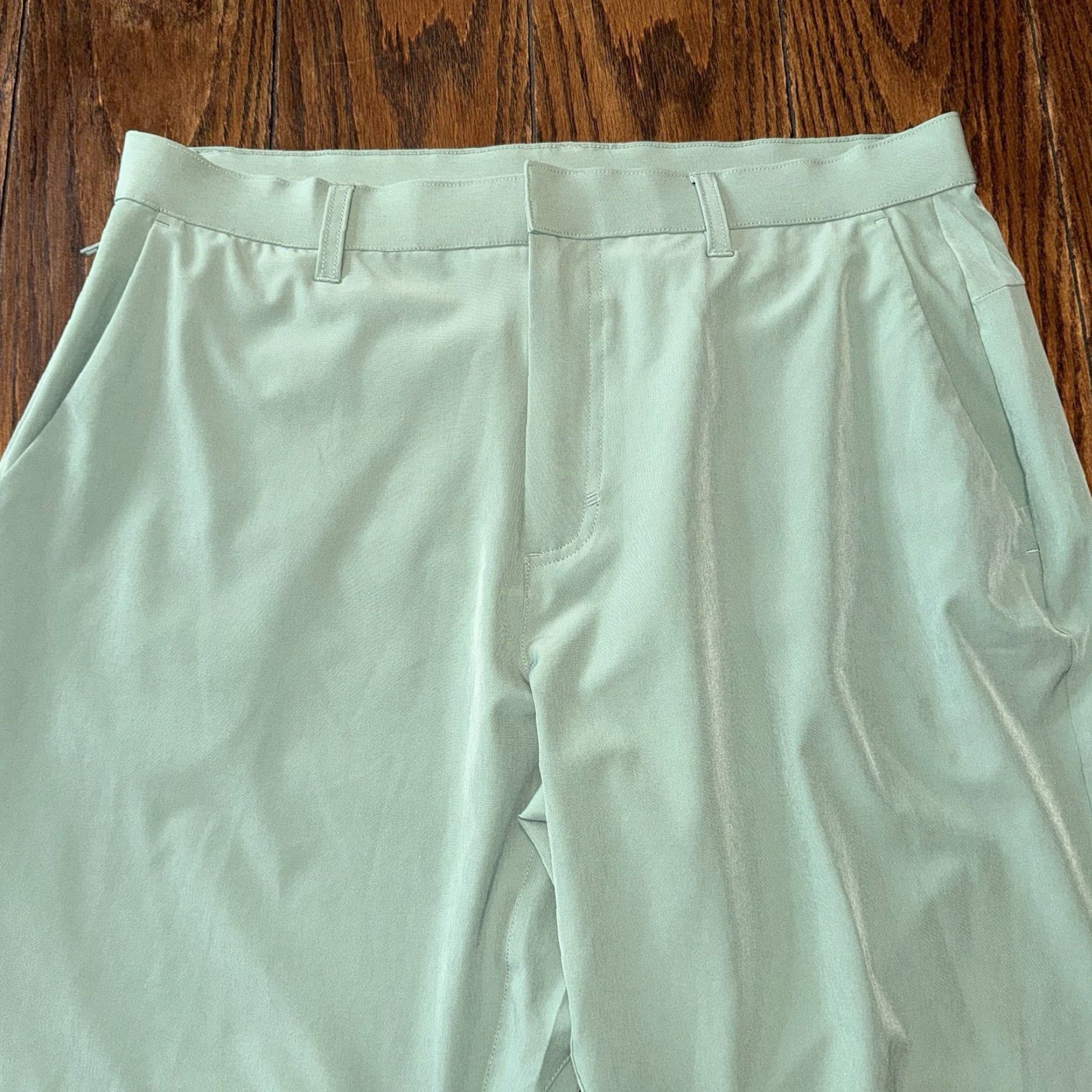 Fabletics Fabletics Pants Men’s 30x32 Green Stretch Zip Pockets Activewear Golf Athleisure Stretch Tapered Classic Regular Inseam 29 in Mens Size US 30 / EU 46 - 3 Thumbnail