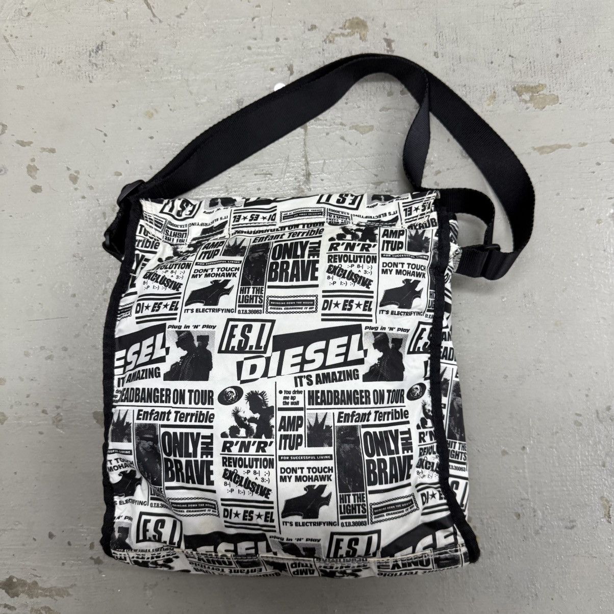Diesel Diesel Punk Newspaper Design Messenger Bag Size ONE SIZE - 3 Thumbnail