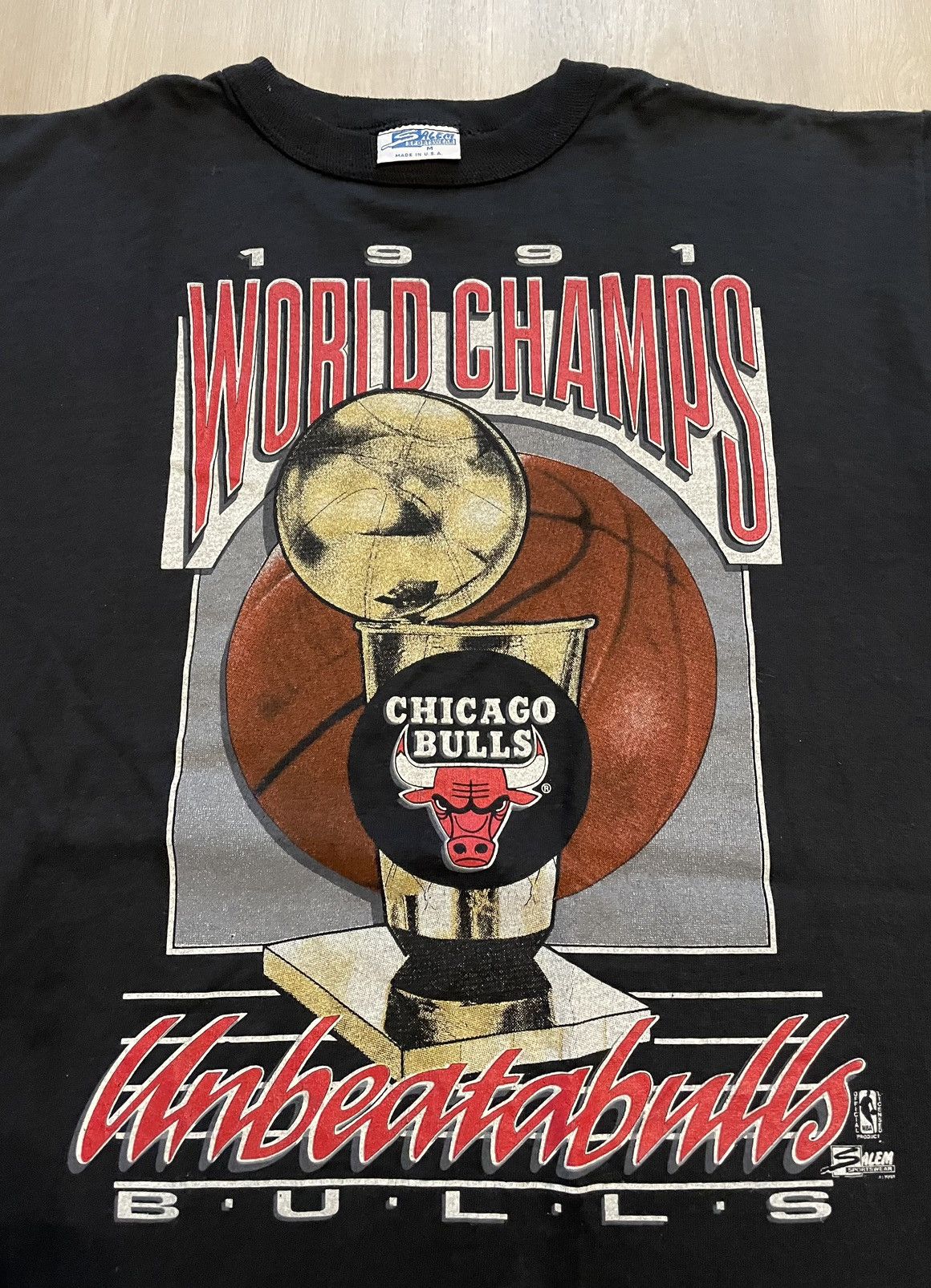 Hypebeast × Vintage Vintage 1991 Salem Chicago Bulls Champs Jordan T Mens Medium Size US M / EU 48-50 / 2 - 1 Thumbnail