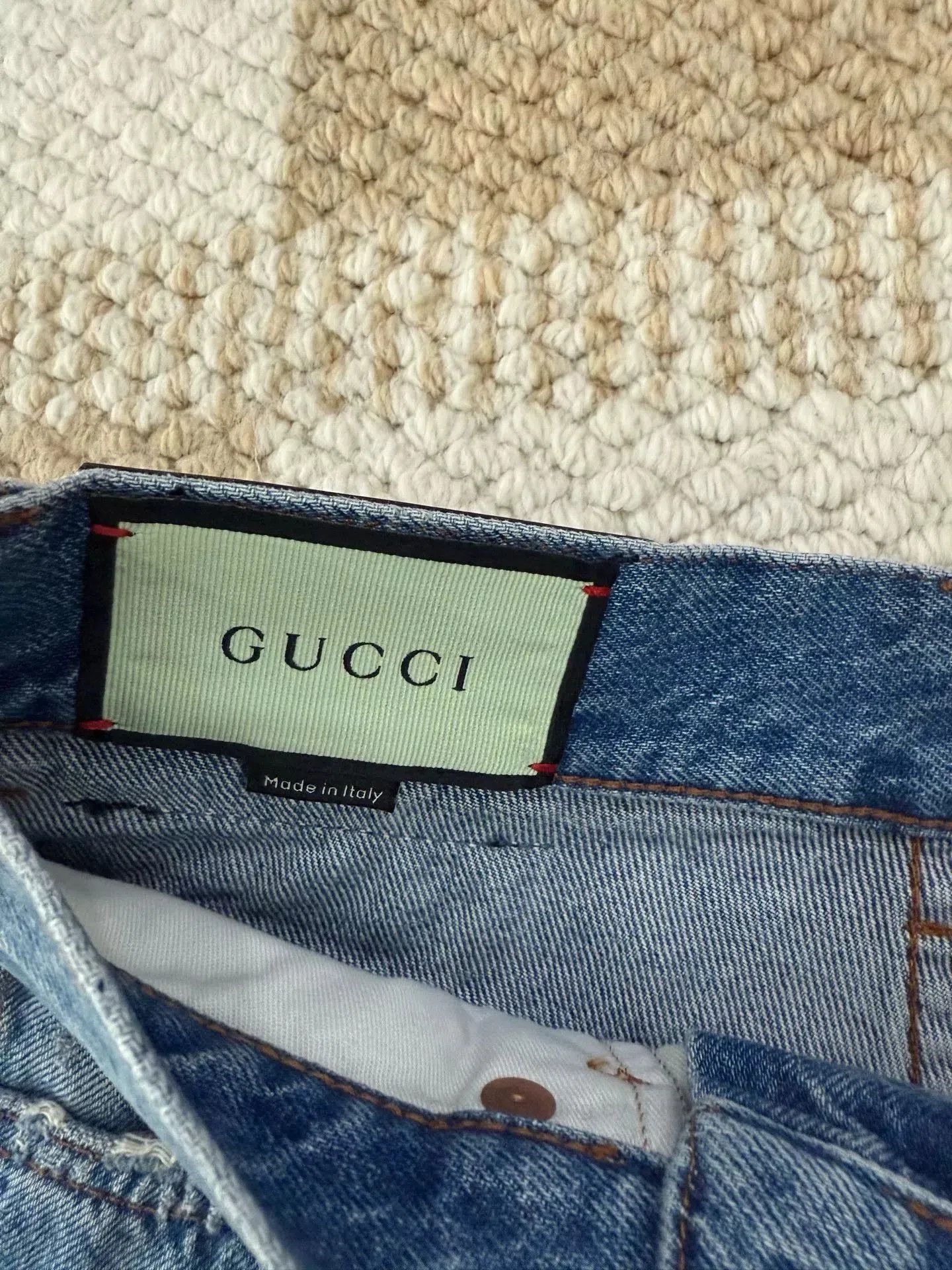 Gucci Gucci Embroidered Apple Denim Shorts. Size 25" / US 0 / IT 36 - 4 Thumbnail