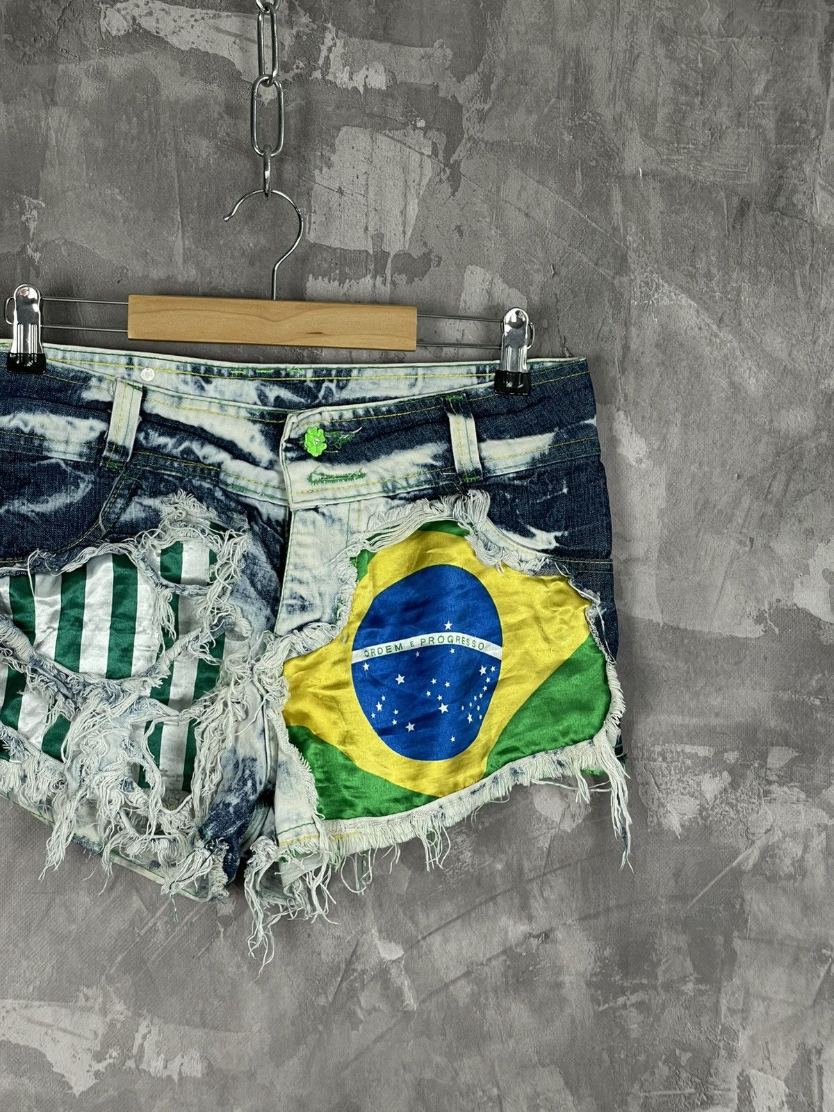 20471120 × Hysteric Glamour × Japanese Brand Y2K Hysteric Glamour Vibe Sexy Factory Distressed Shorts Size 30" / US 8 / IT 44 - 3 Thumbnail