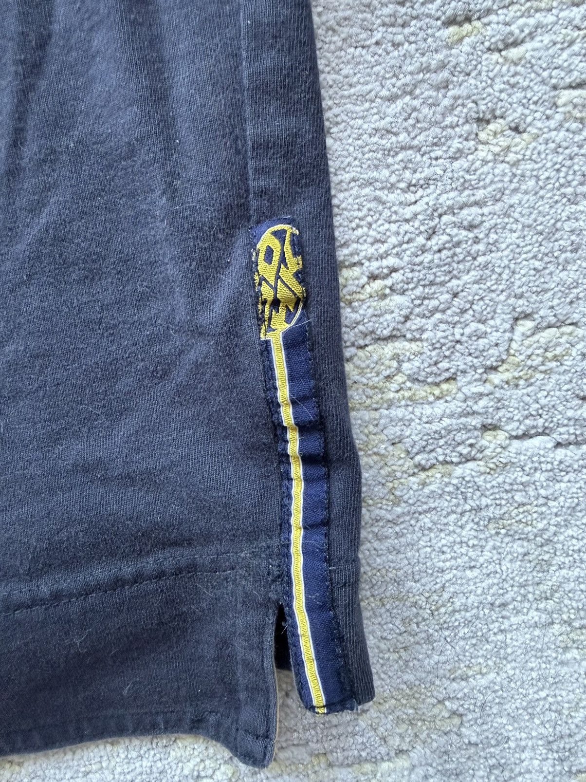 Other Y2K School of Hard Knocks Navy & Yellow Skater Brooklyn Tee Size US XL / EU 56 / 4 - 7 Thumbnail