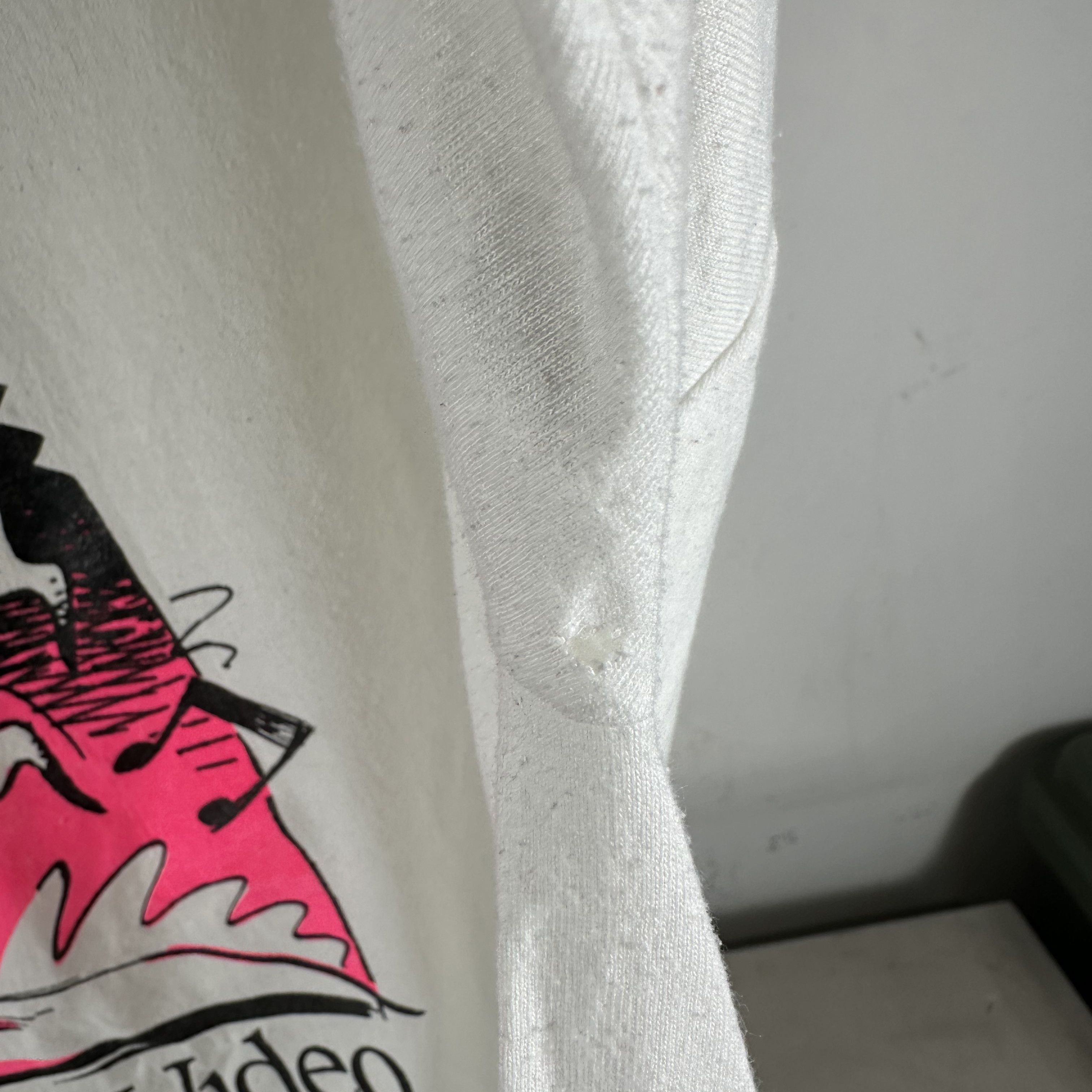 Vintage 80s Wolfram Video The Pleasure of More Hits Movie Store Tee Size US XL / EU 56 / 4 - 9 Thumbnail