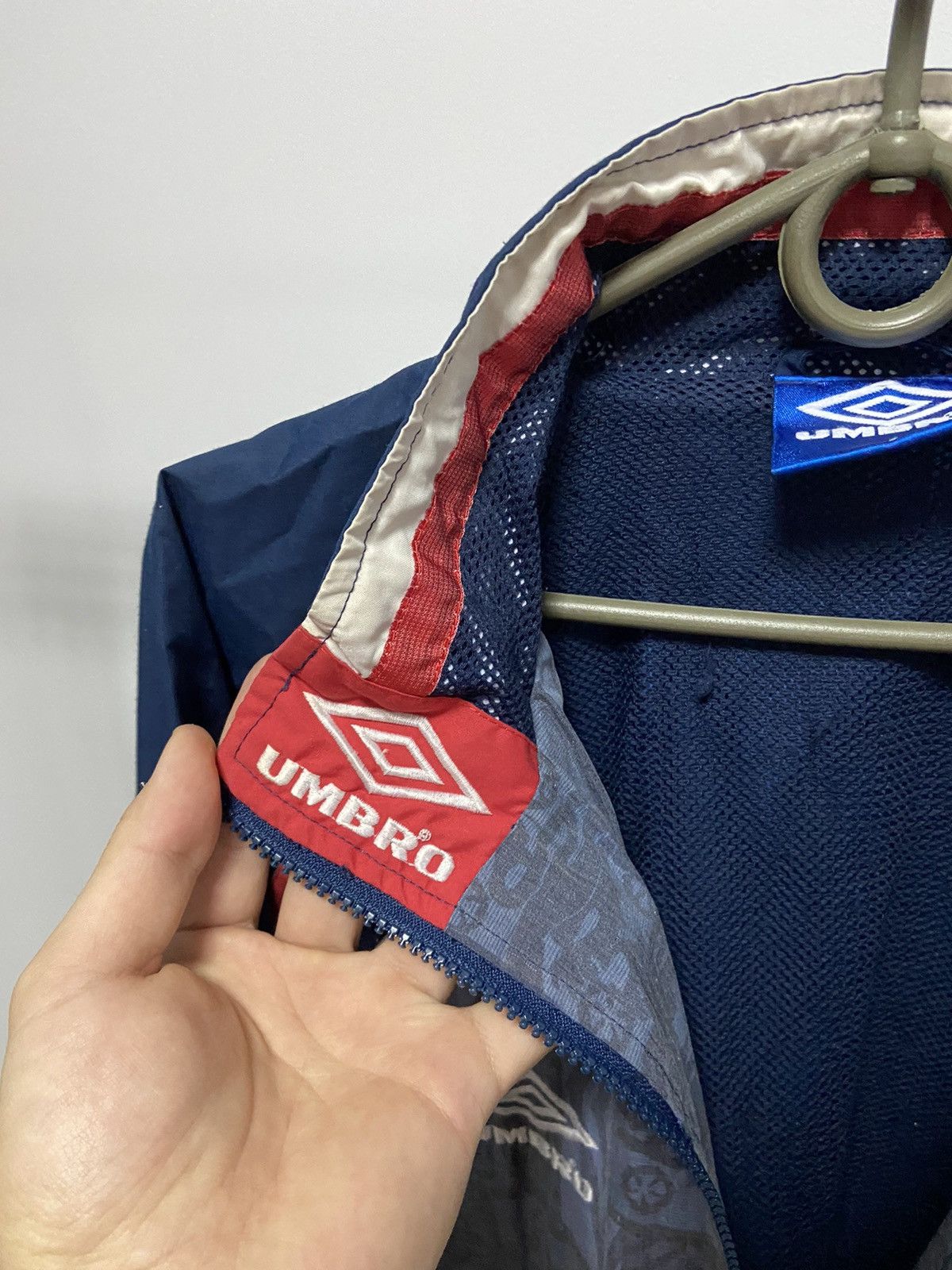 Umbro × Vintage Umbro Vintage Jacket Windbreaker Small Logo Y2K jersey Size US L / EU 52-54 / 3 - 6 Thumbnail